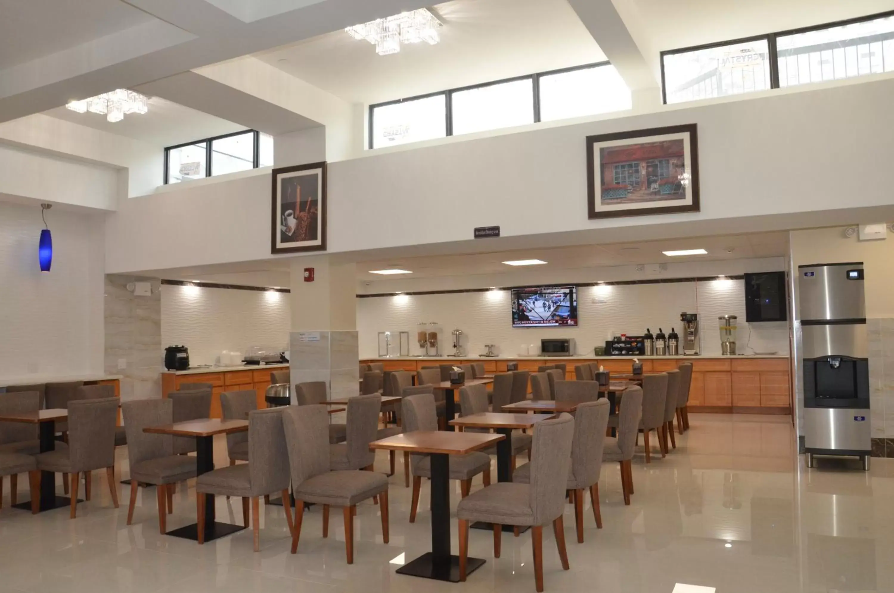 Restaurant/places to eat in LIC Plaza Hotel Restaurant/places to eat in LIC Plaza Hotel