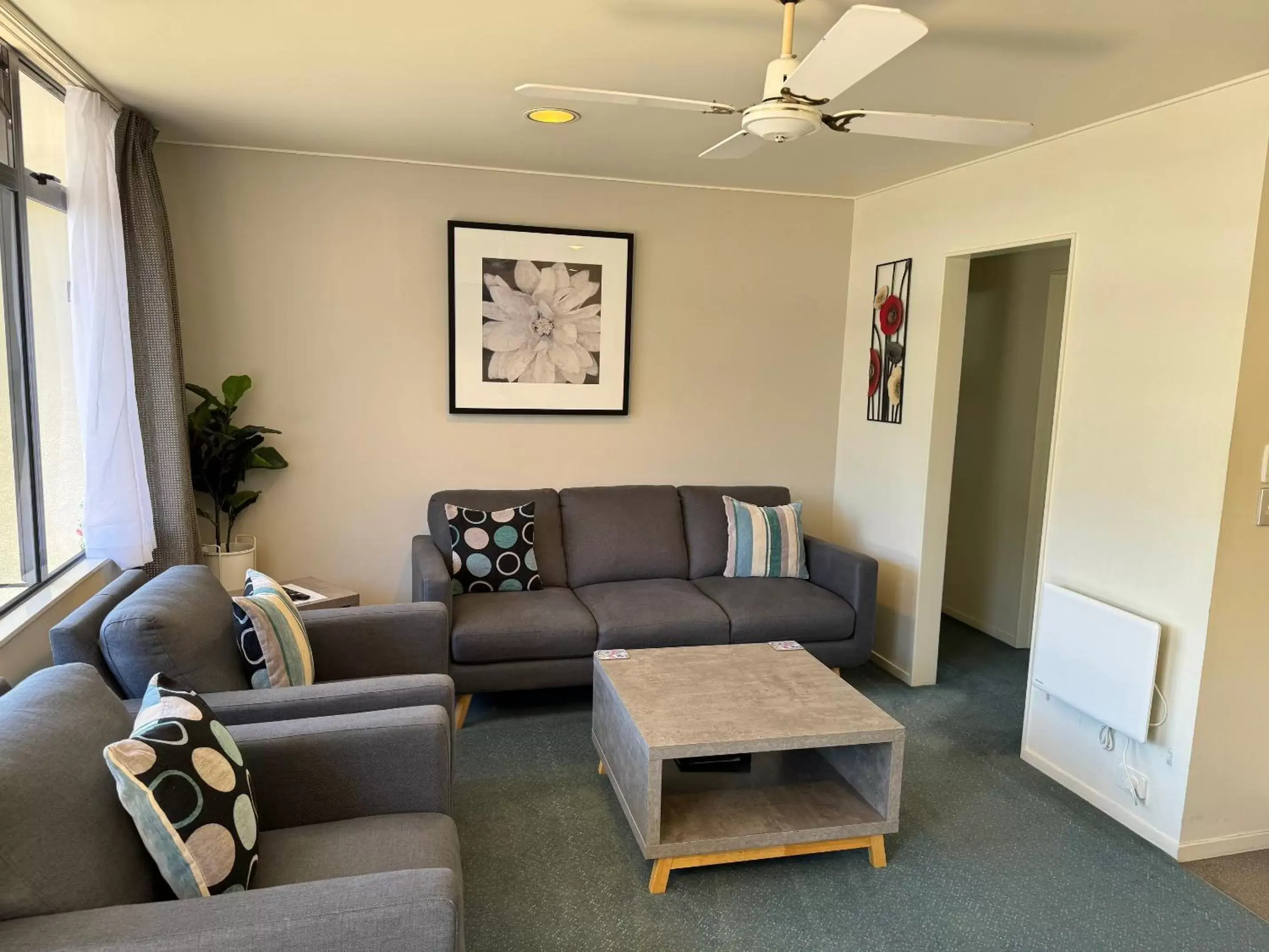 Living room, Seating Area in Academy Motor Inn