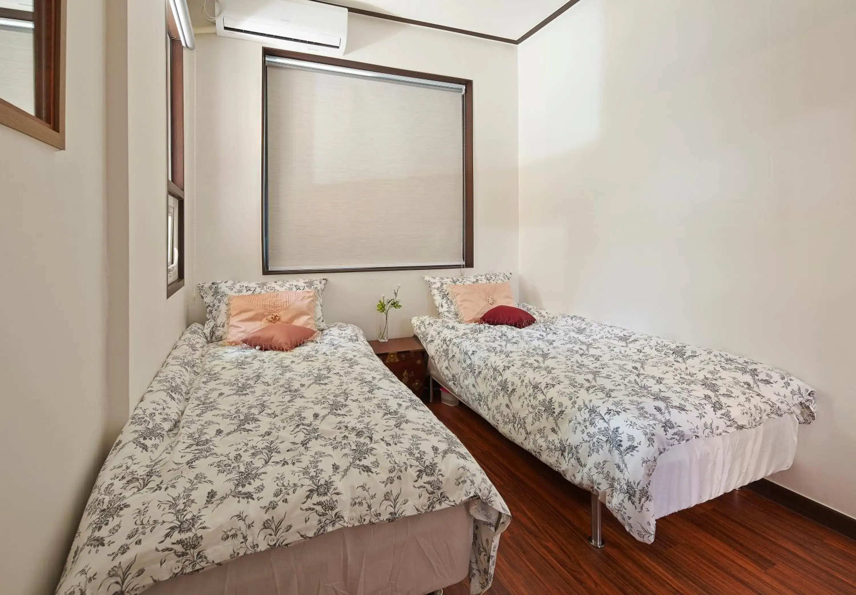 Bedroom, Bed in Jiwoljang Guest House