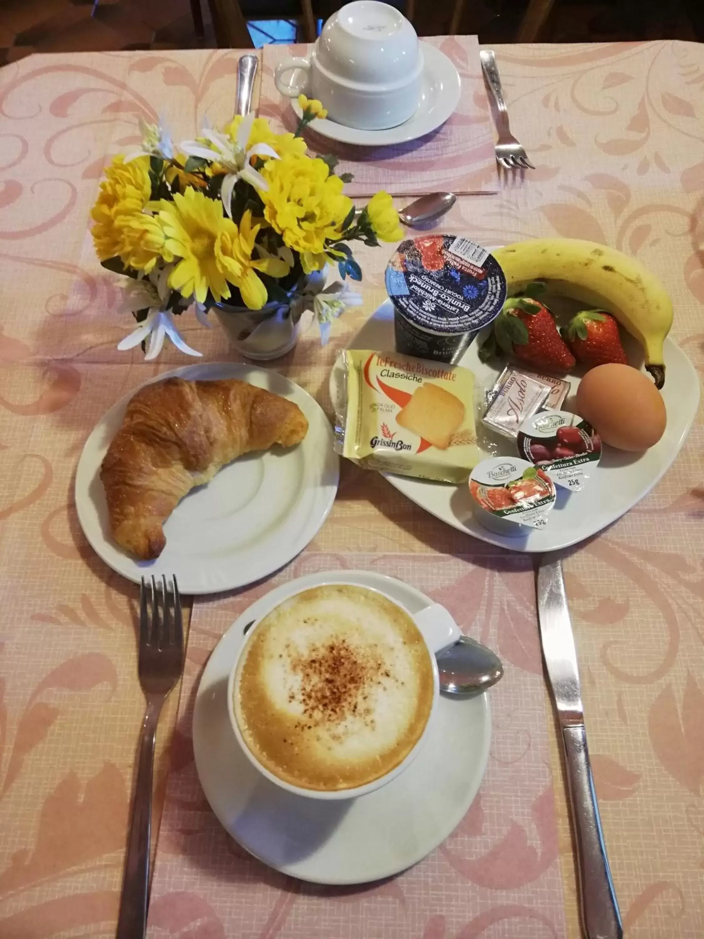 Buffet breakfast in Hotel Fioroni