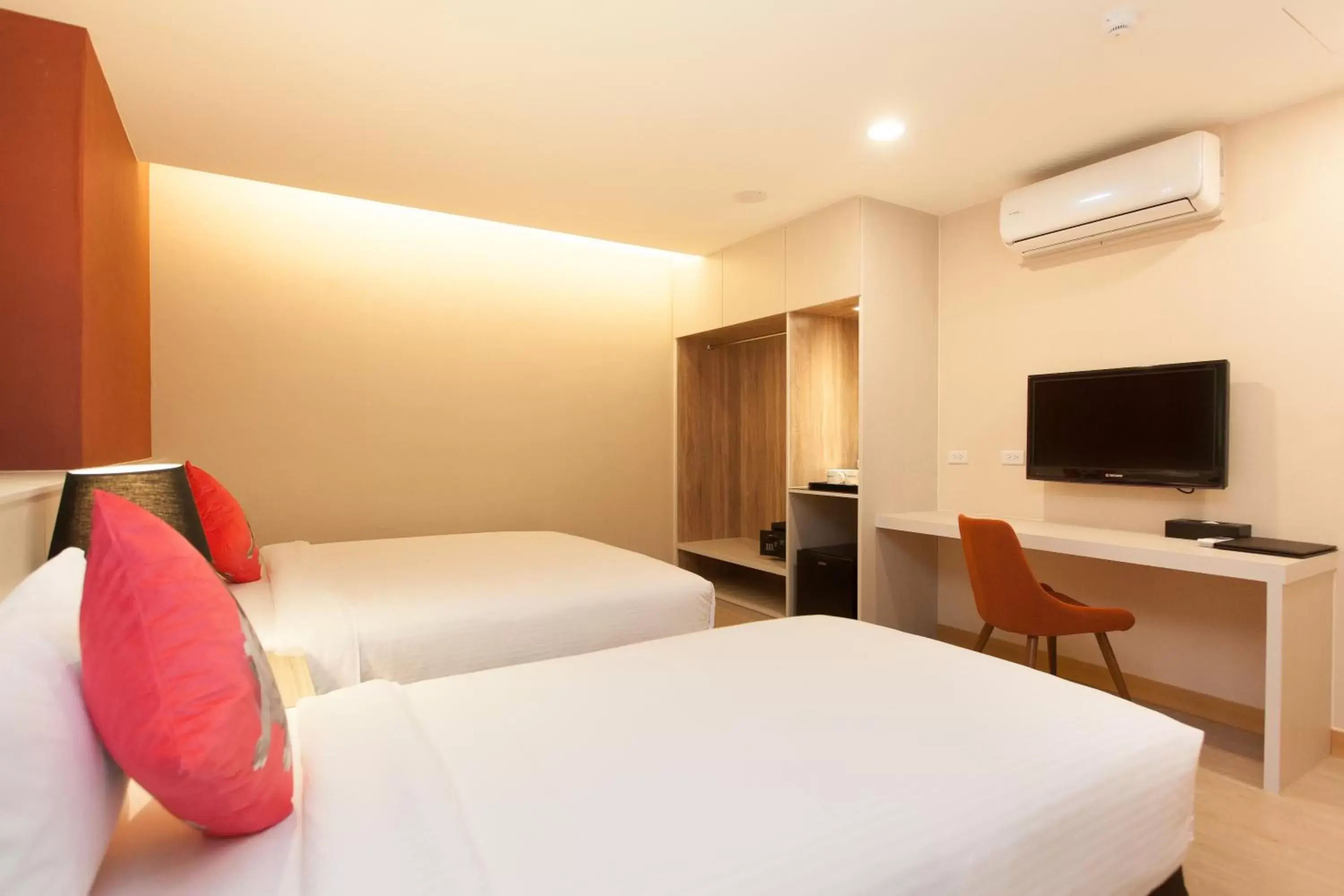 Bedroom, Bed in TC Hotel - Hualien Zhongxiao