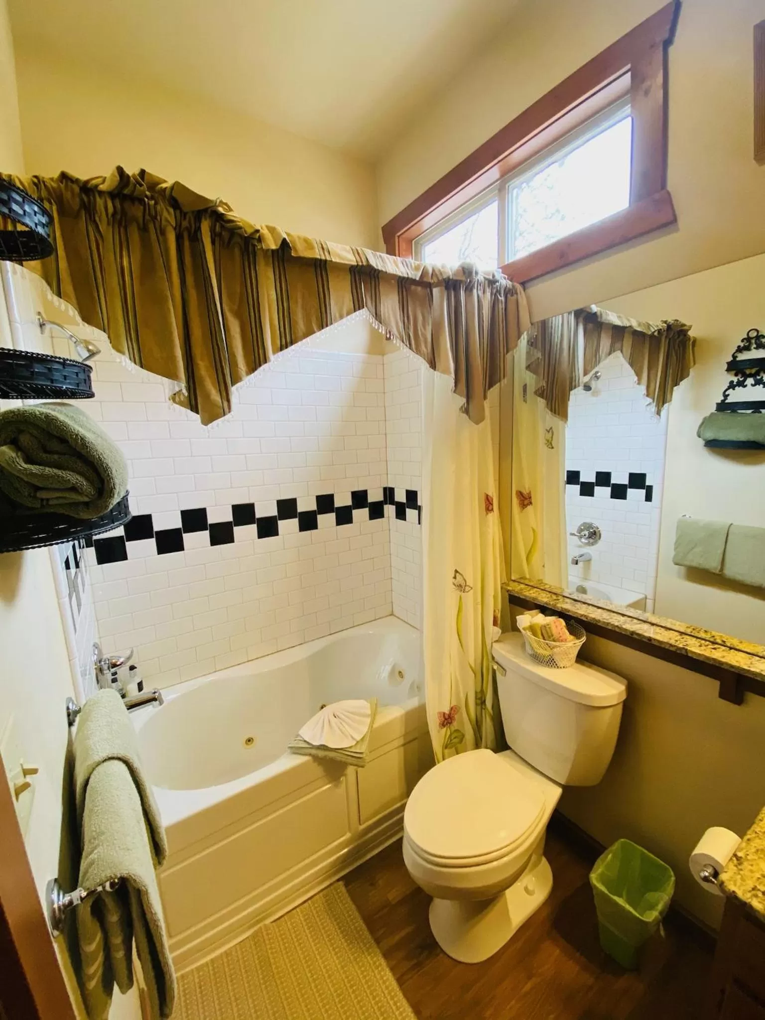 Bathroom in All Seasons Treehouse Village