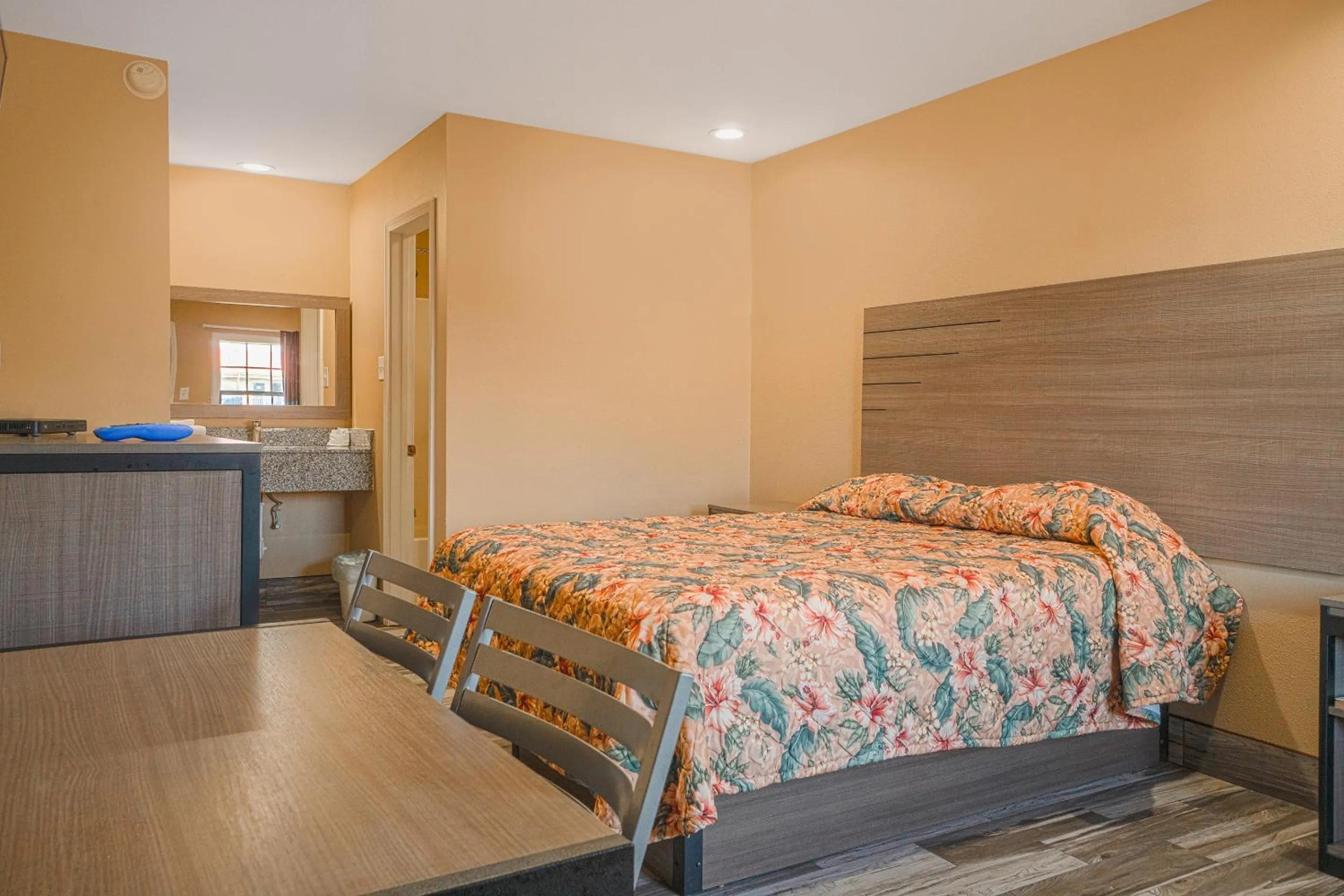 Bedroom, Bed in Days Inn by Wyndham Aransas Pass