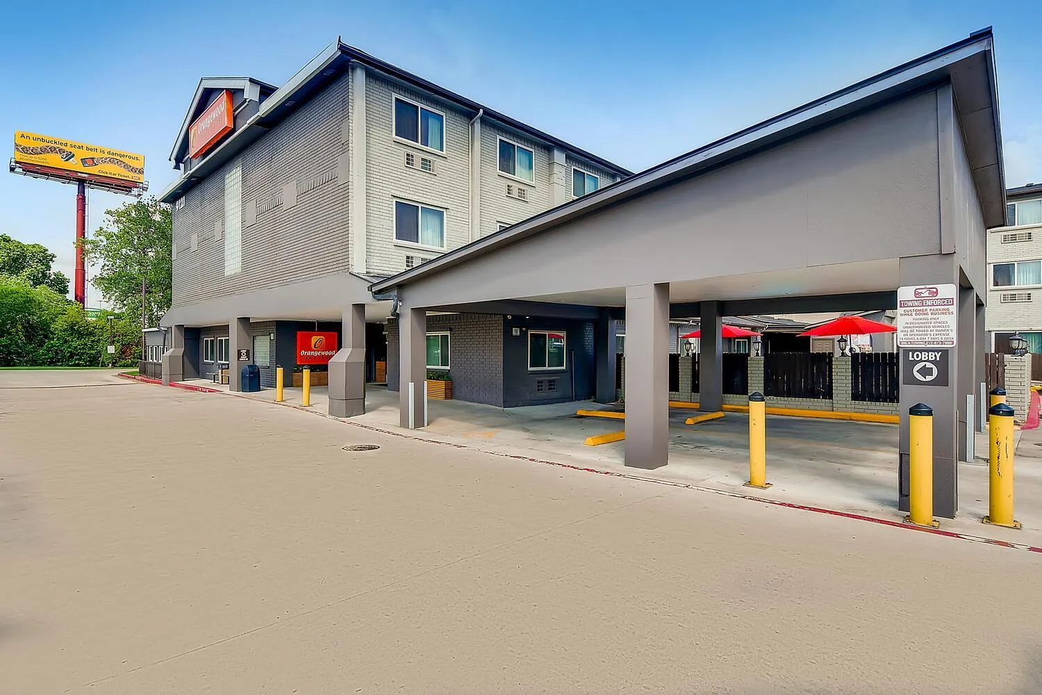 Property building in Orangewood Inn and Suites Midtown