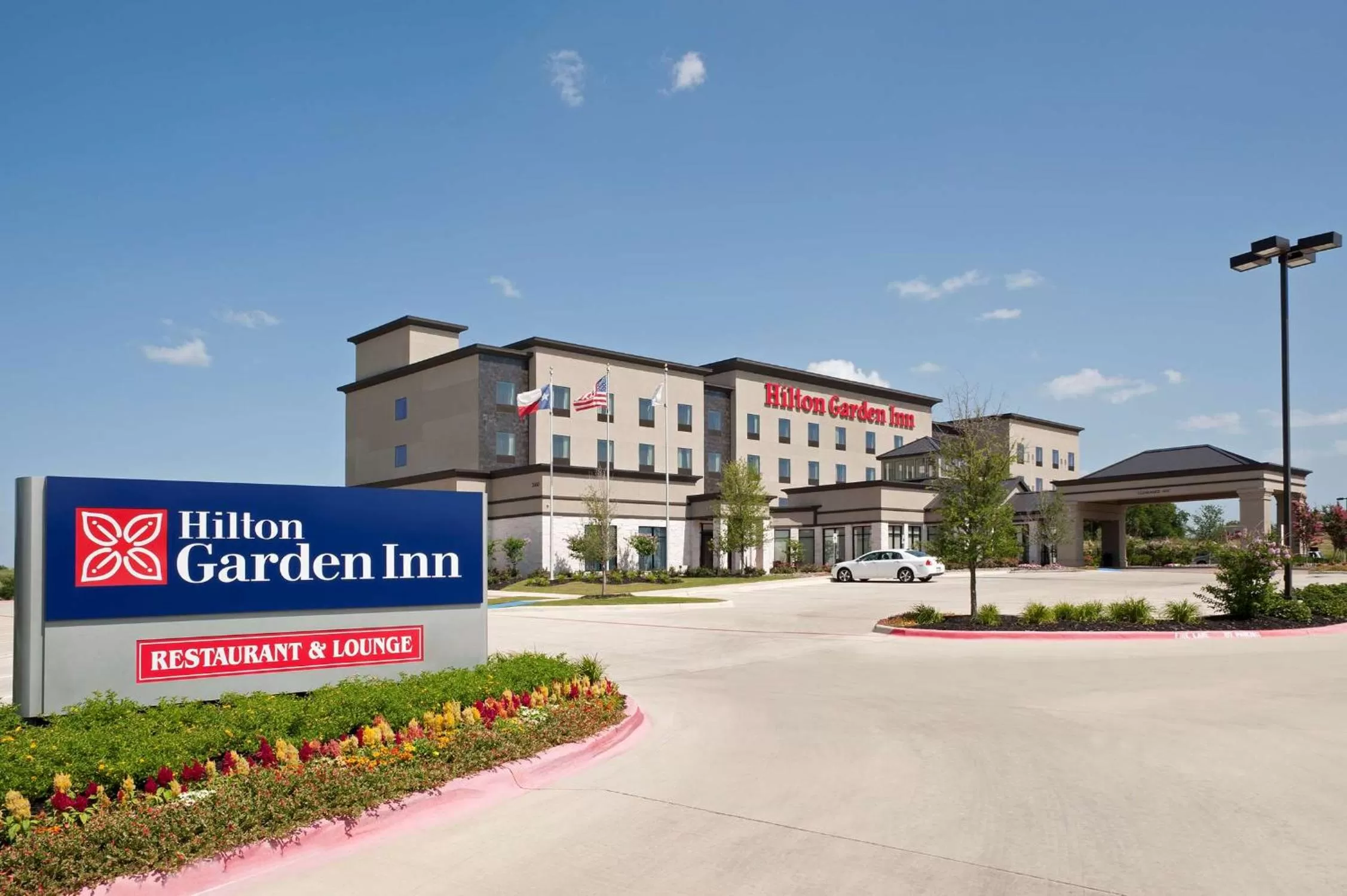 Property building in Hilton Garden Inn Ft Worth Alliance Airport