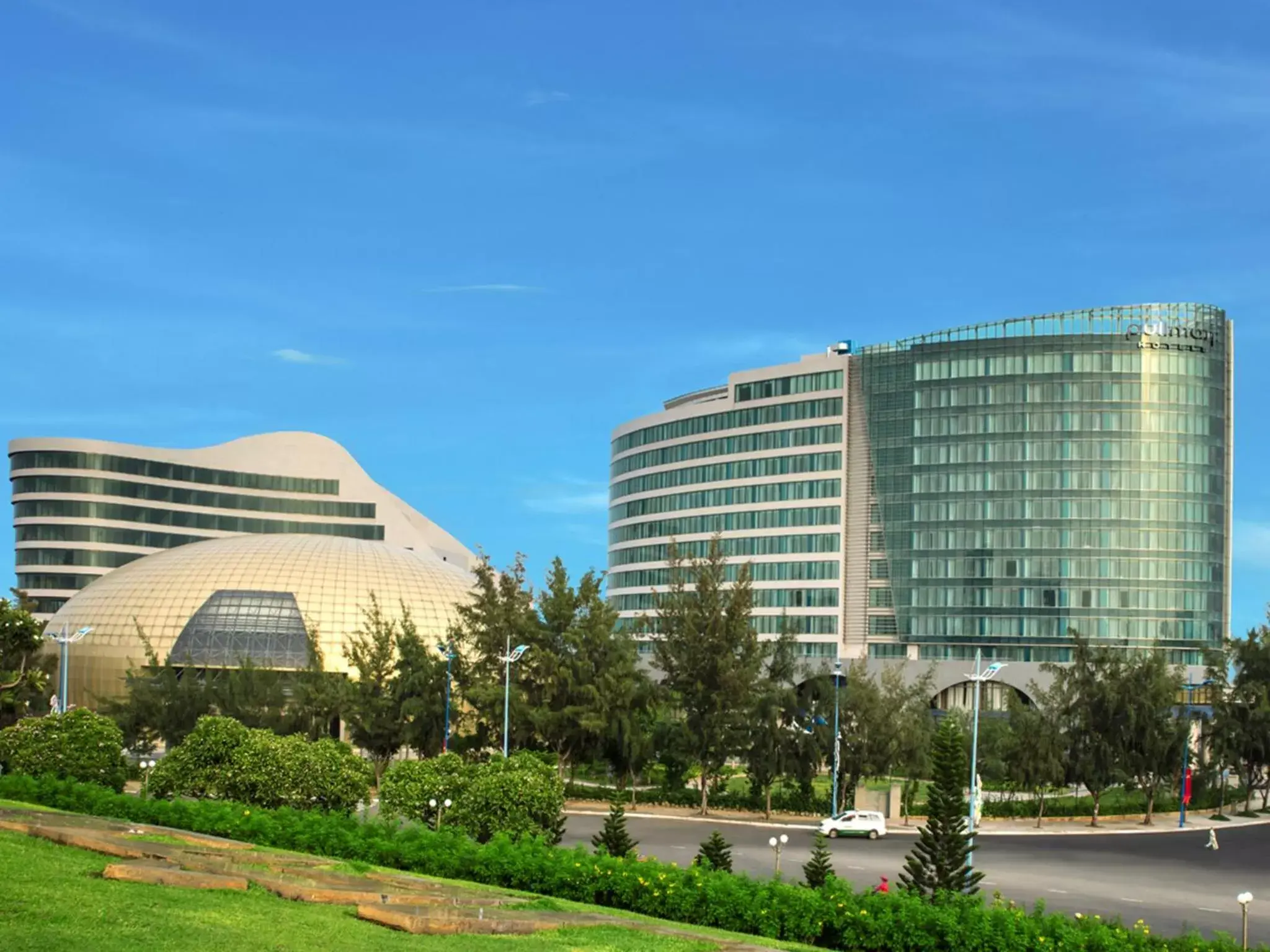 Facade/entrance in Pullman Vung Tau Facade/entrance in Pullman Vung Tau