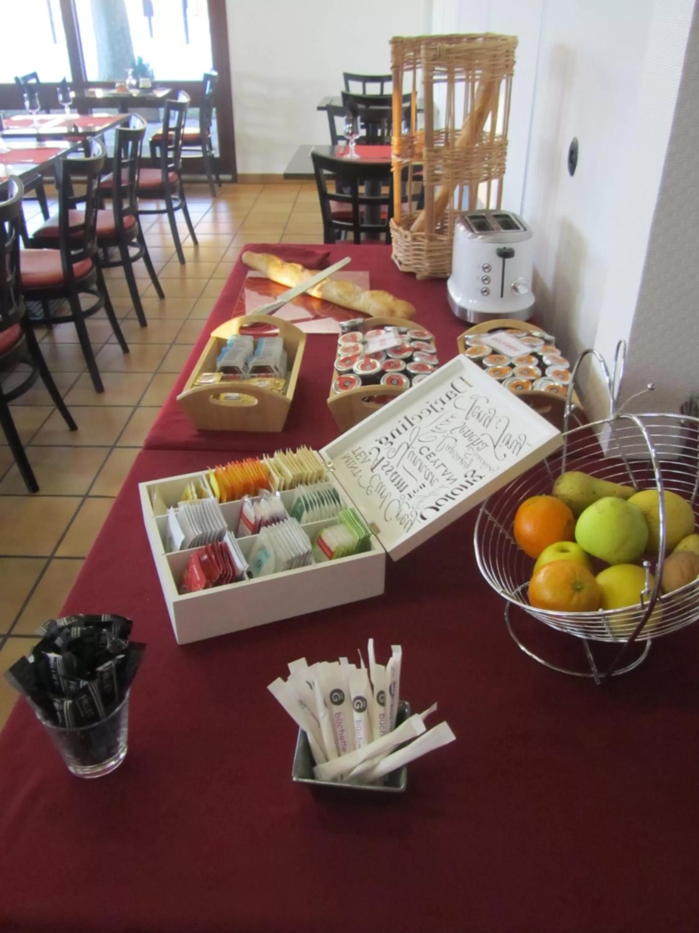 Restaurant/places to eat in Hôtel - Restaurant Le Saint Joseph