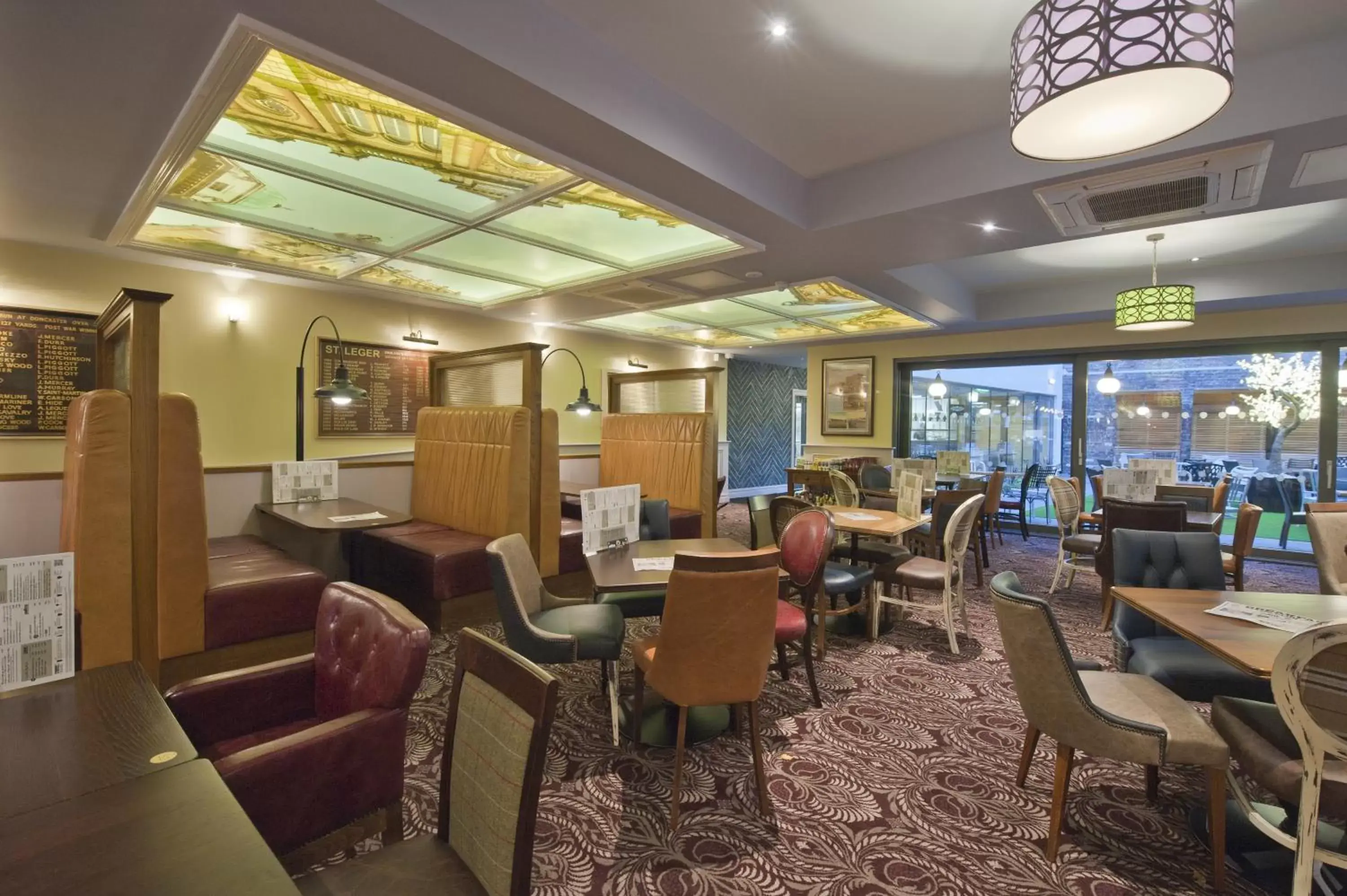 Restaurant/places to eat, Lounge/Bar in The Red Lion Wetherspoon