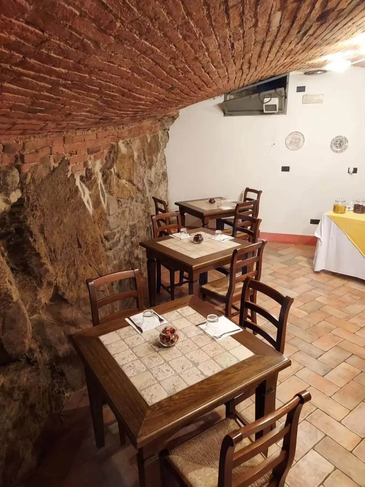 Restaurant/Places to Eat in B&B Baldovino di Monte