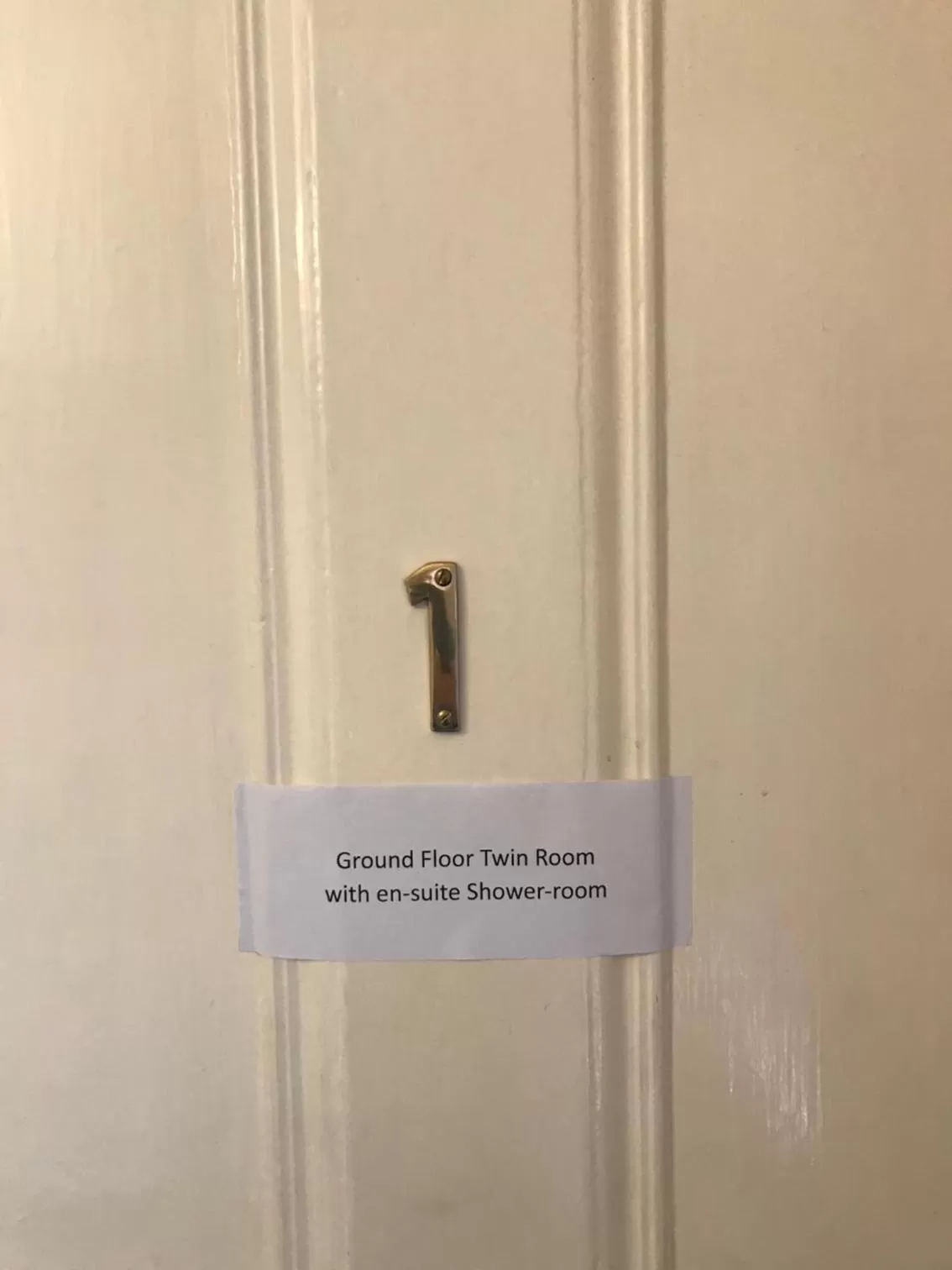 Text overlay, Bathroom in Seamore House