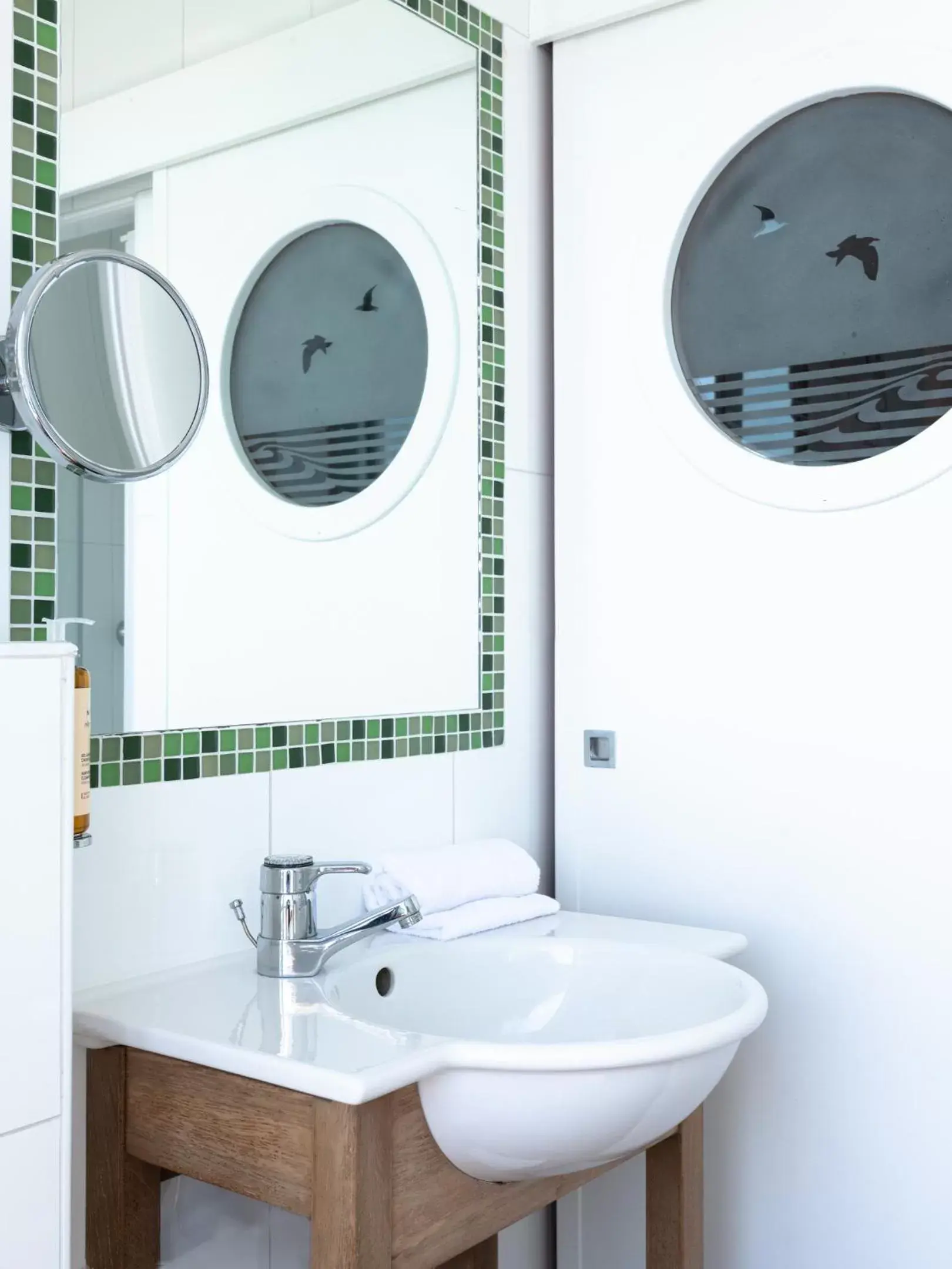 Bathroom in Hotel Mercure Roscoff Bord De Mer