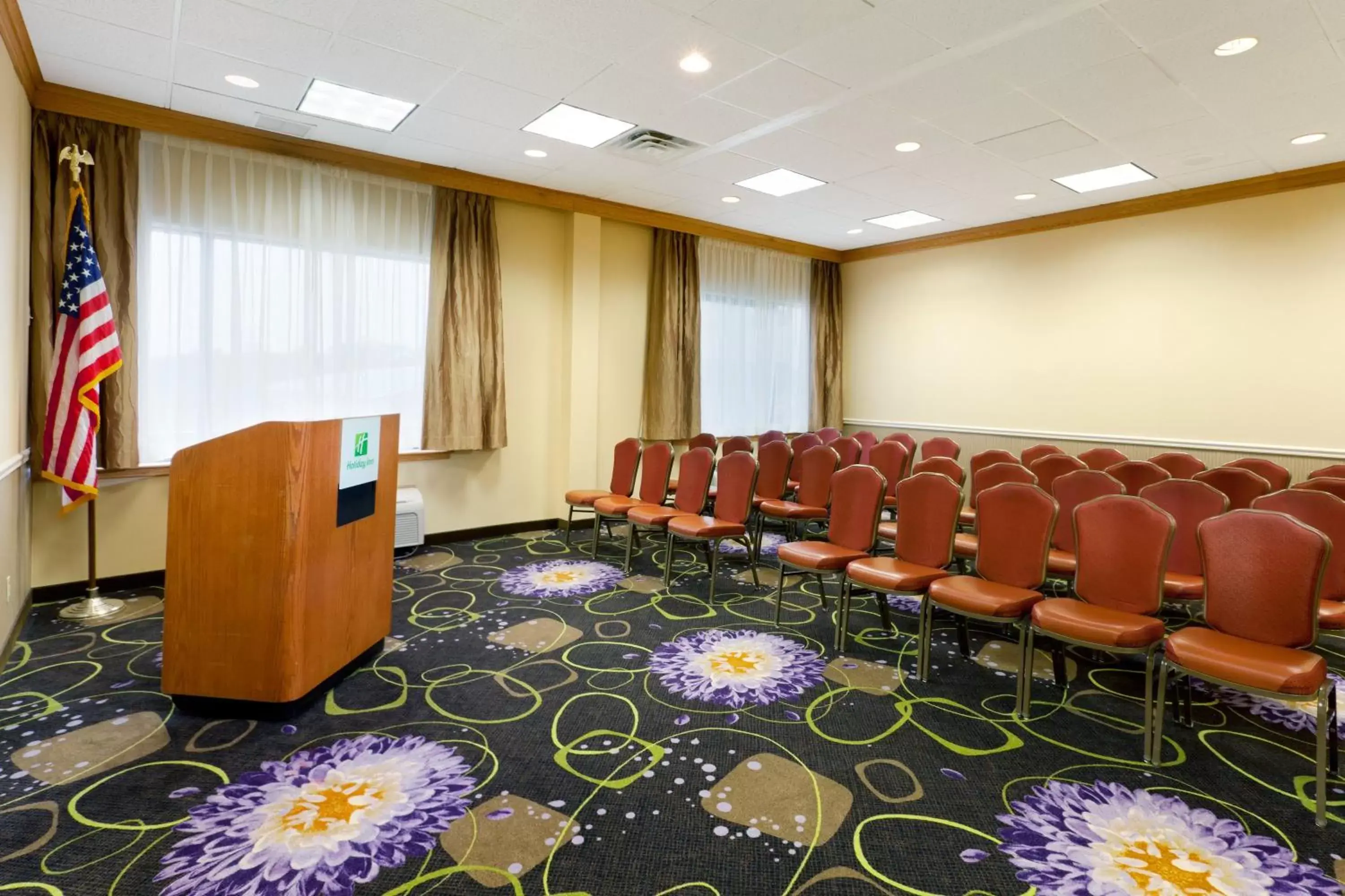 Meeting/conference room in Holiday Inn Clark - Newark, an IHG Hotel
