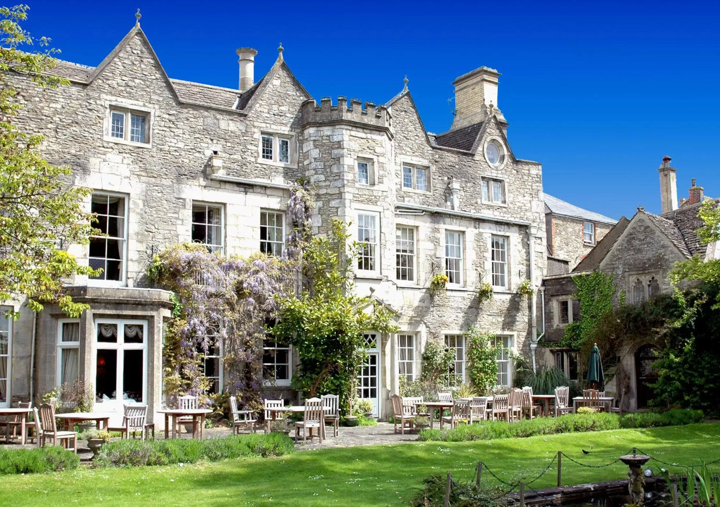 Facade/entrance, Property Building in The Close Hotel