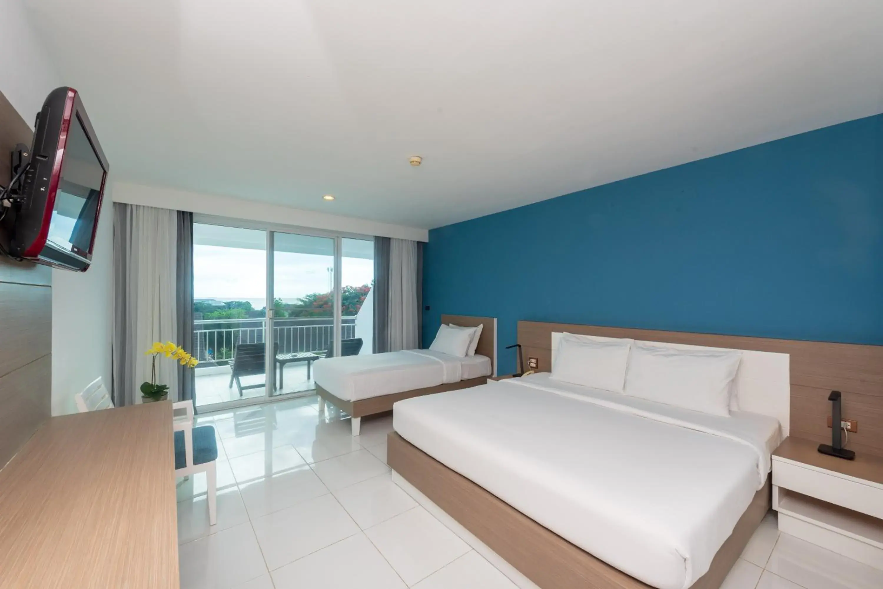 Bed in Pinnacle Grand Jomtien Resort and Beach Club - SHA Extra Plus