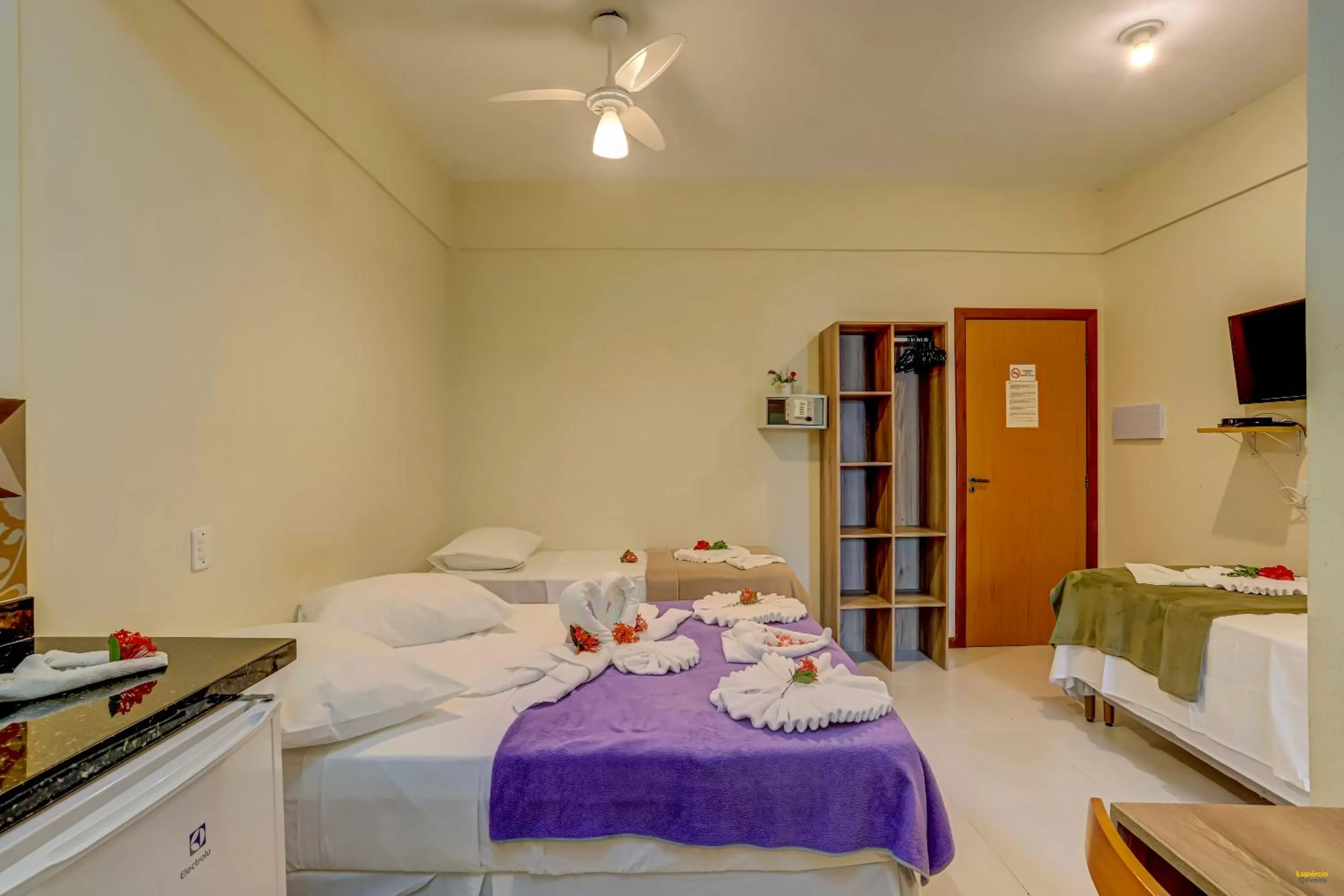 Photo of the whole room, Bed in i9 Quixaba Flat