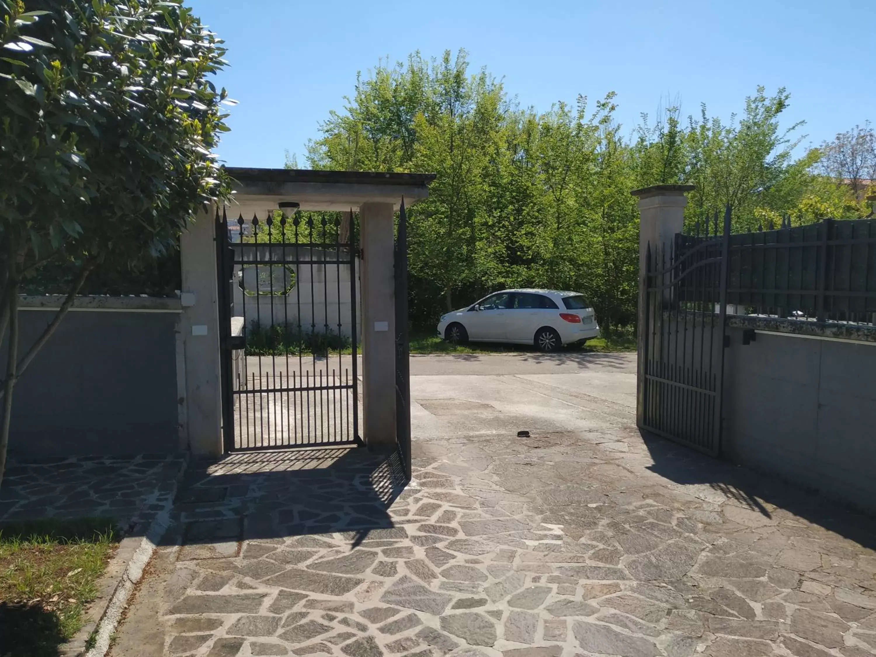 Parking in B&B via Piave da Lillo