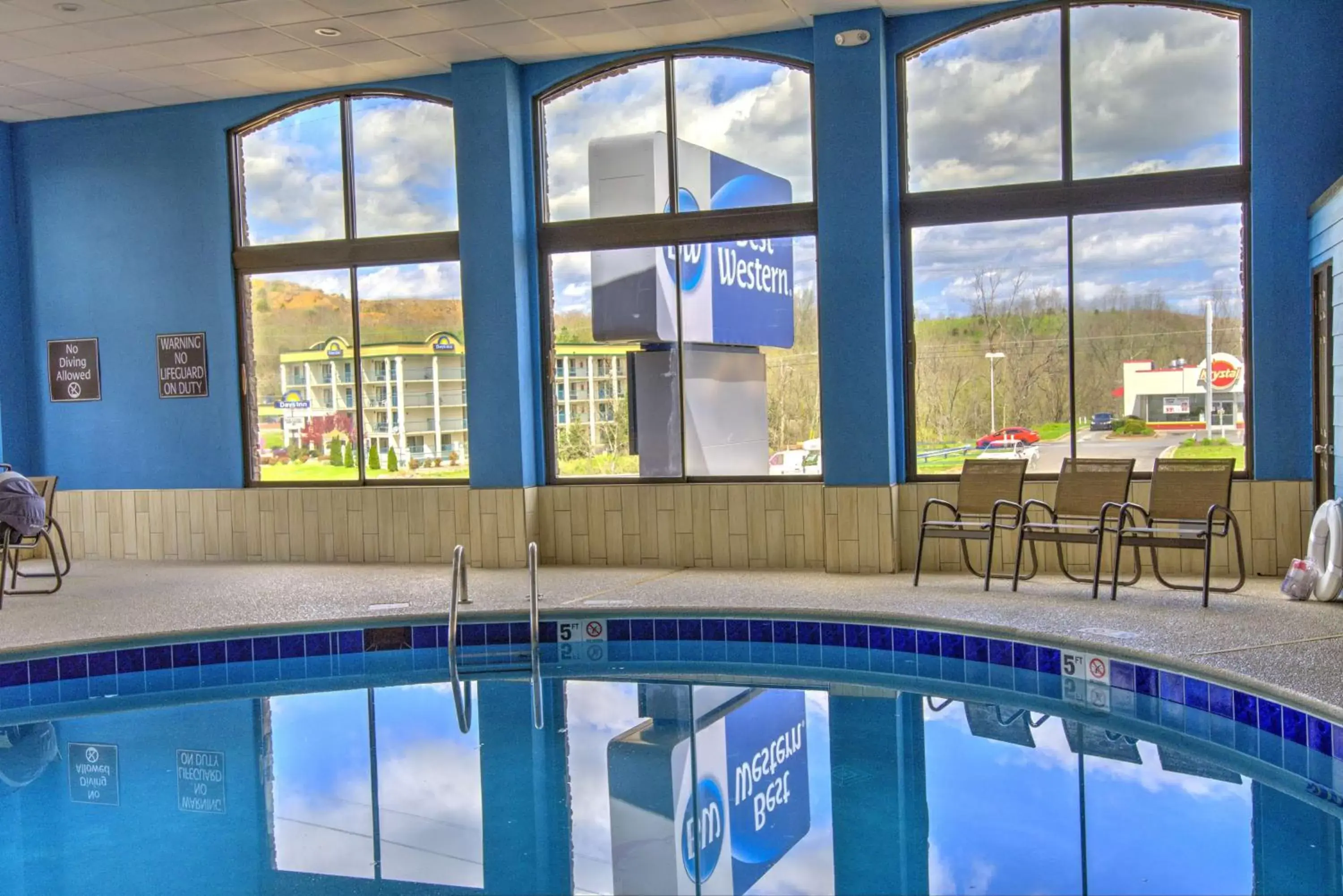 On site, Swimming Pool in Best Western Sevierville/Kodak Inn