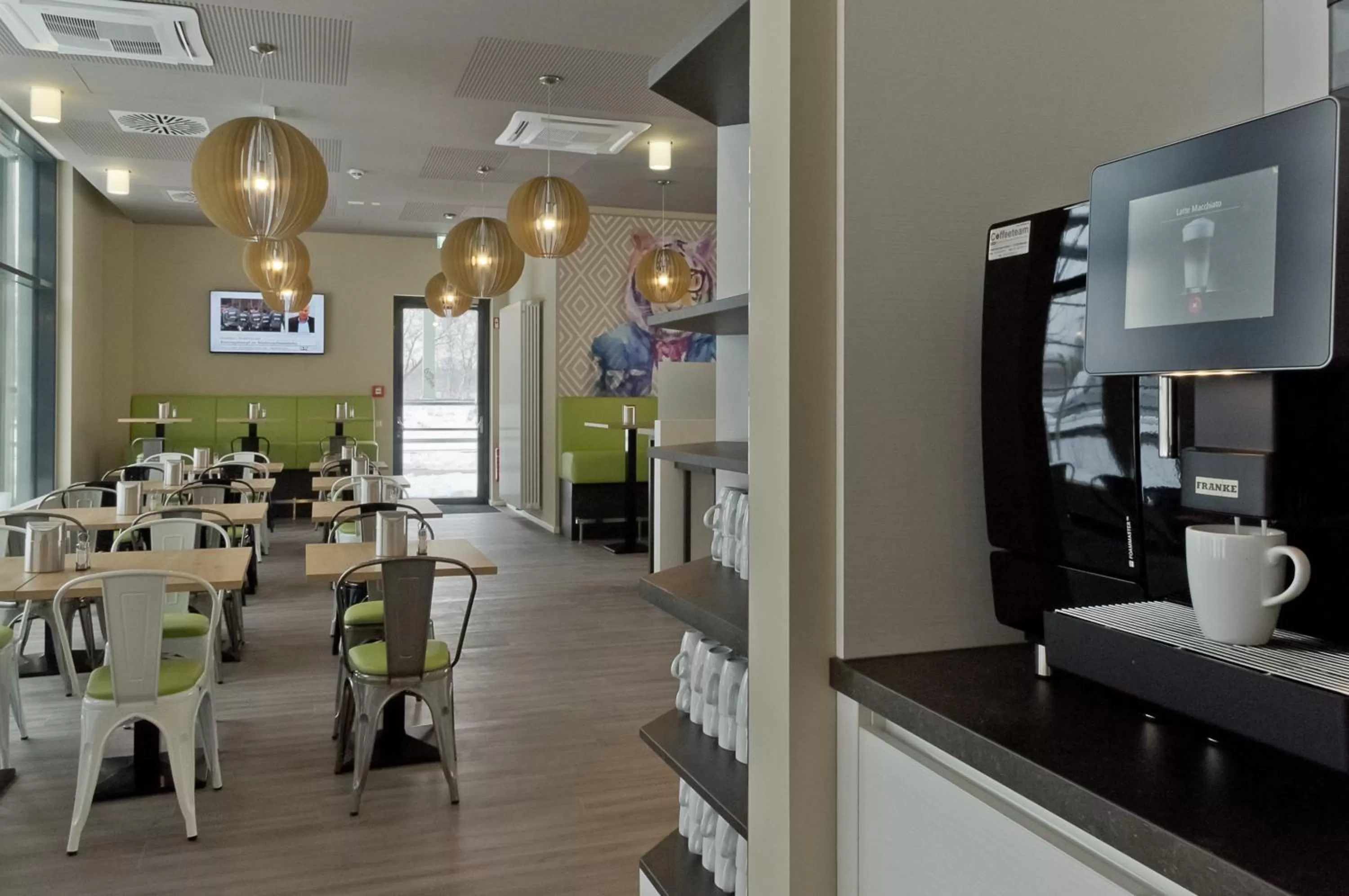 Food and drinks in Super 8 by Wyndham Munich City West