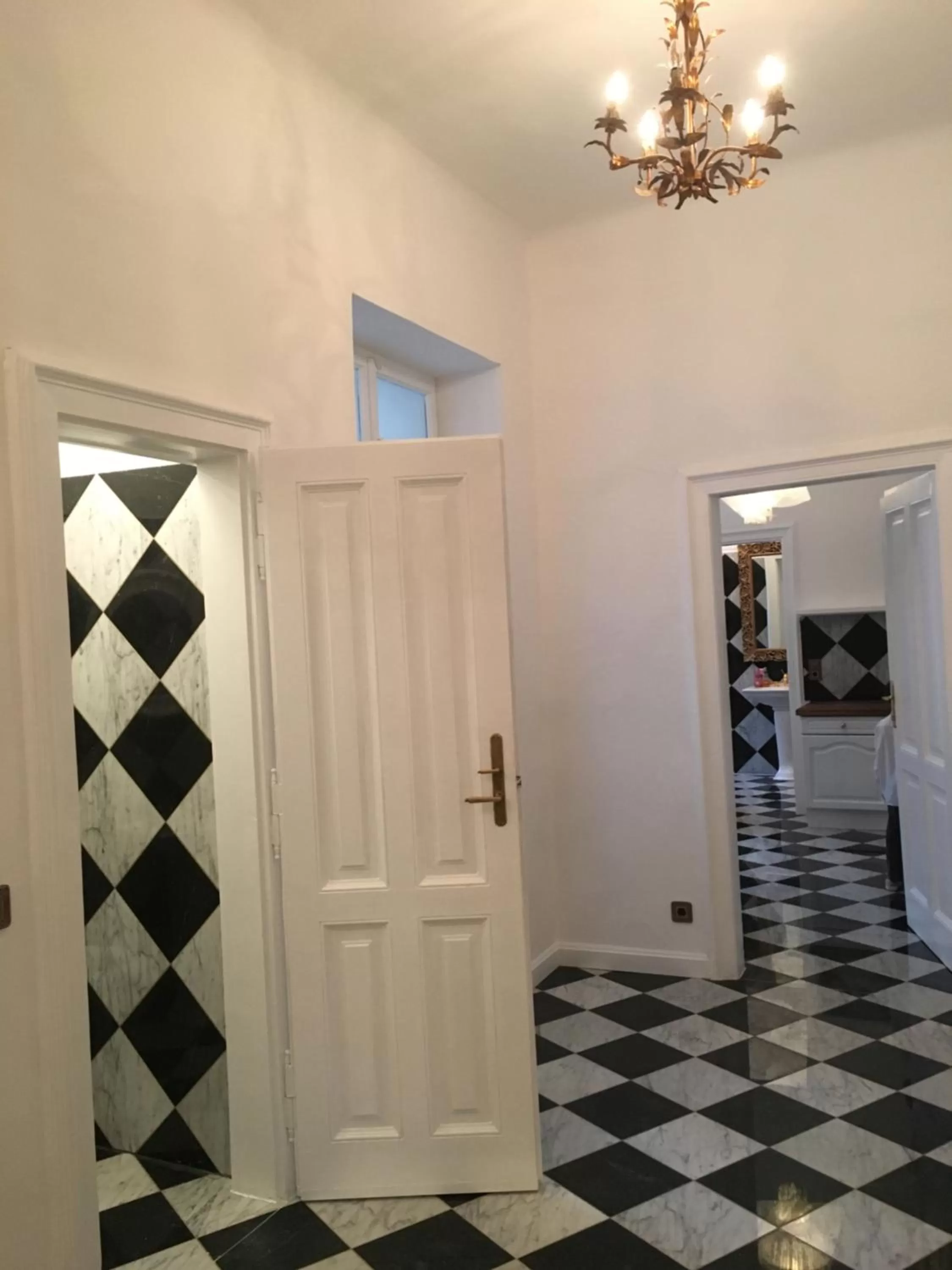 Bathroom in Sarah's Altstadt Oase Salzburg