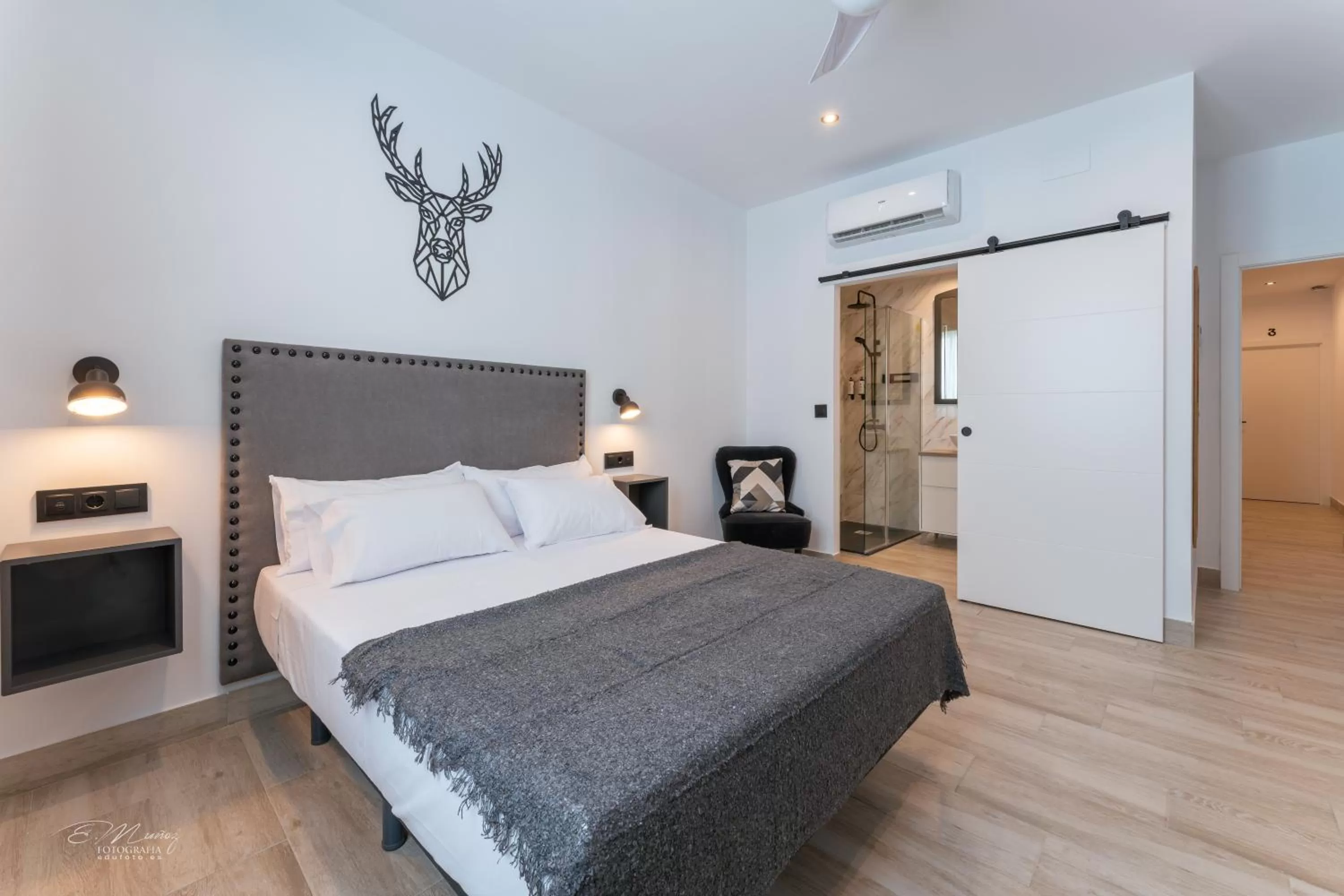 Photo of the whole room, Bed in La Posada del Teatro H Boutique