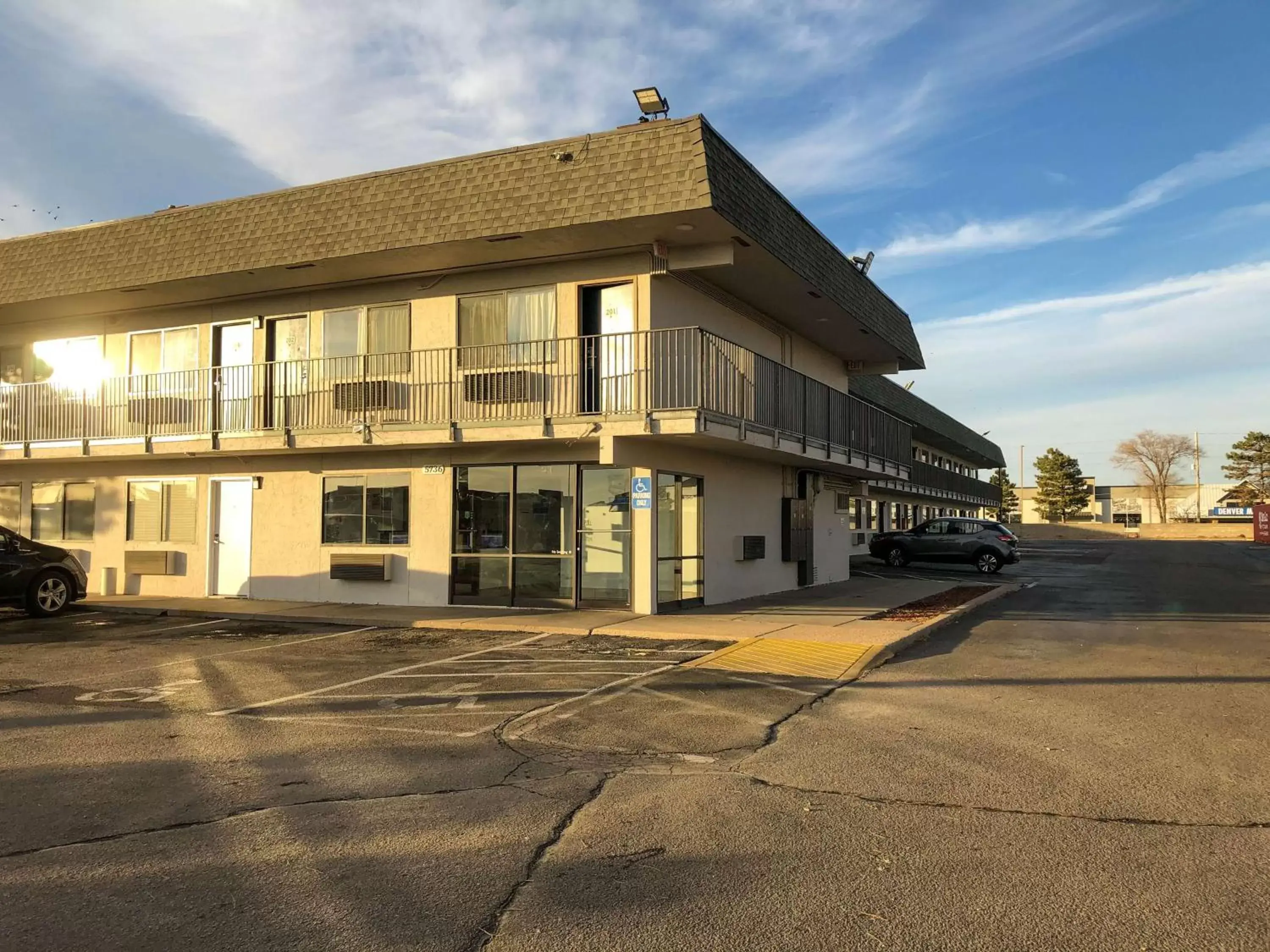 Property Building in Studio 6 Wichita, KS - Airport