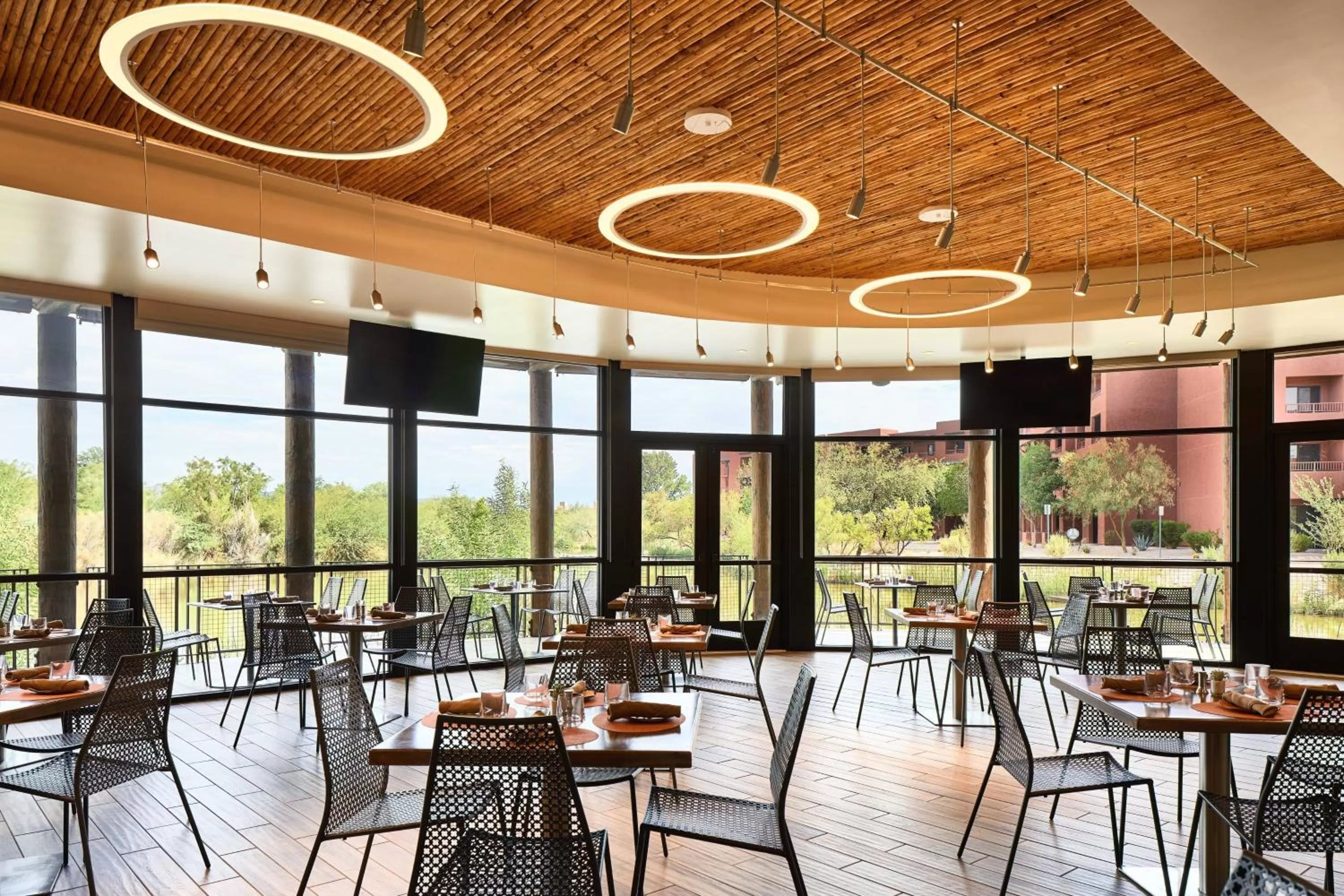 Restaurant/places to eat in Sheraton Grand at Wild Horse Pass