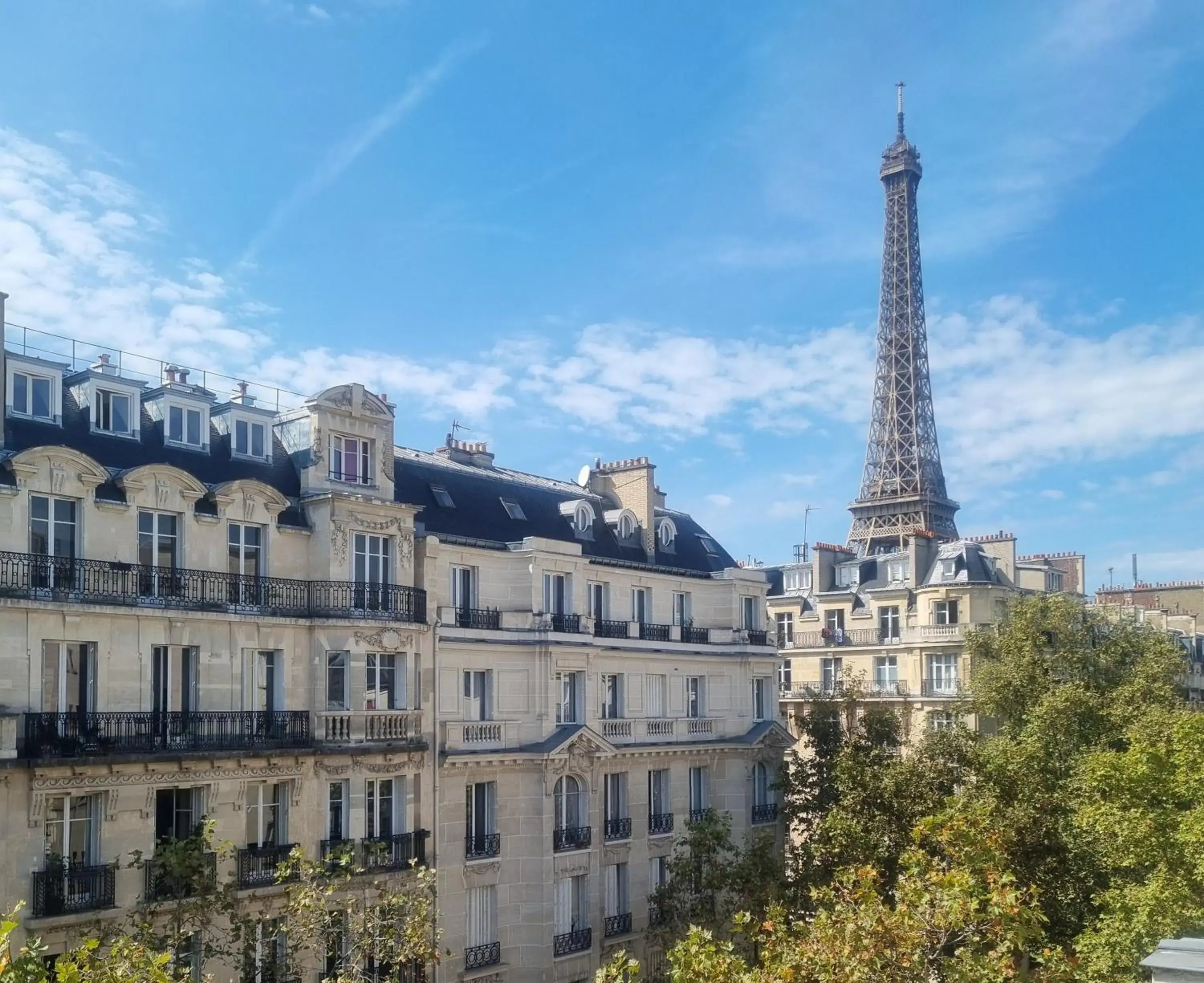 Nearby landmark in Hôtel Eiffel Kensington