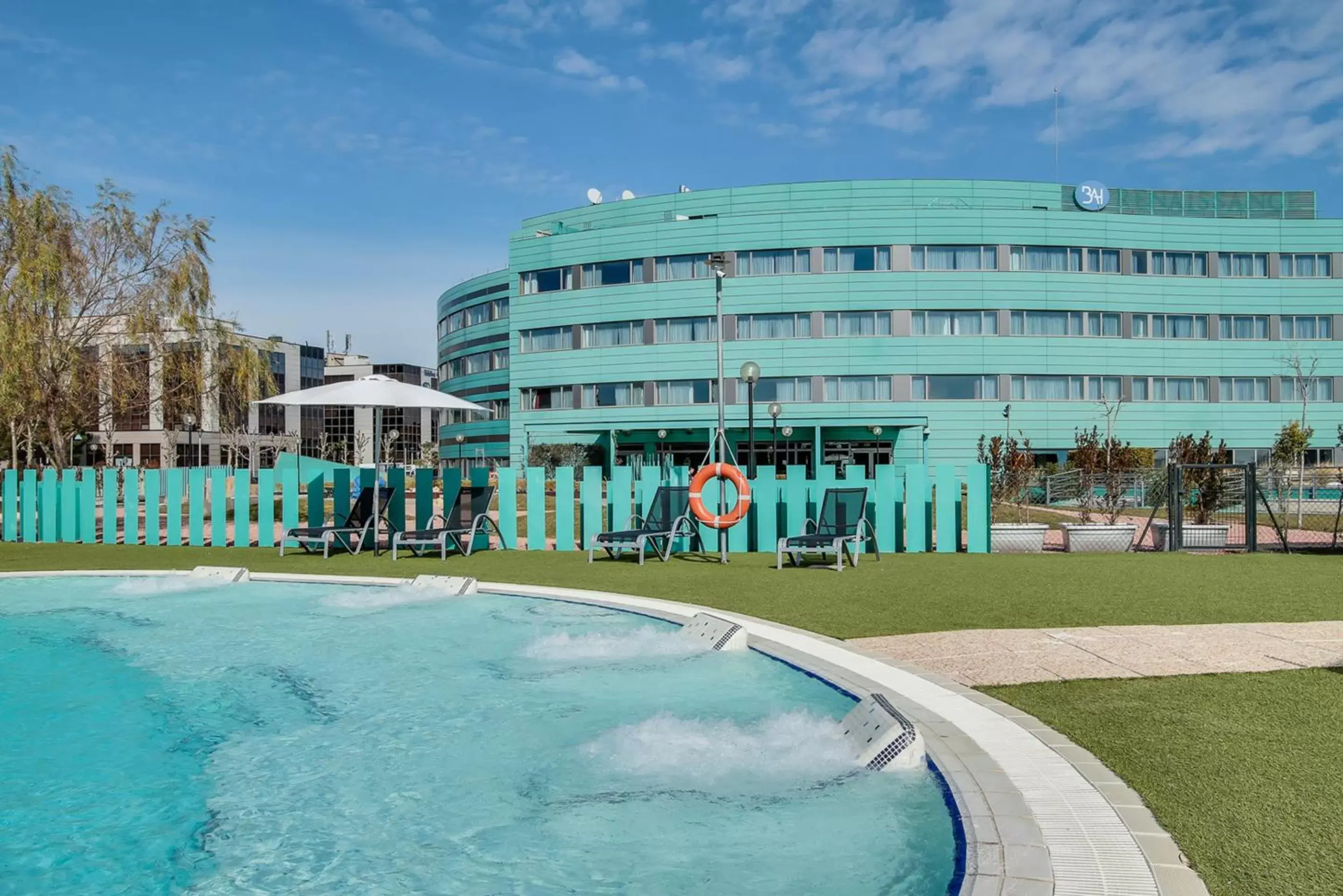 Swimming Pool in BAH Barcelona Airport Hotel