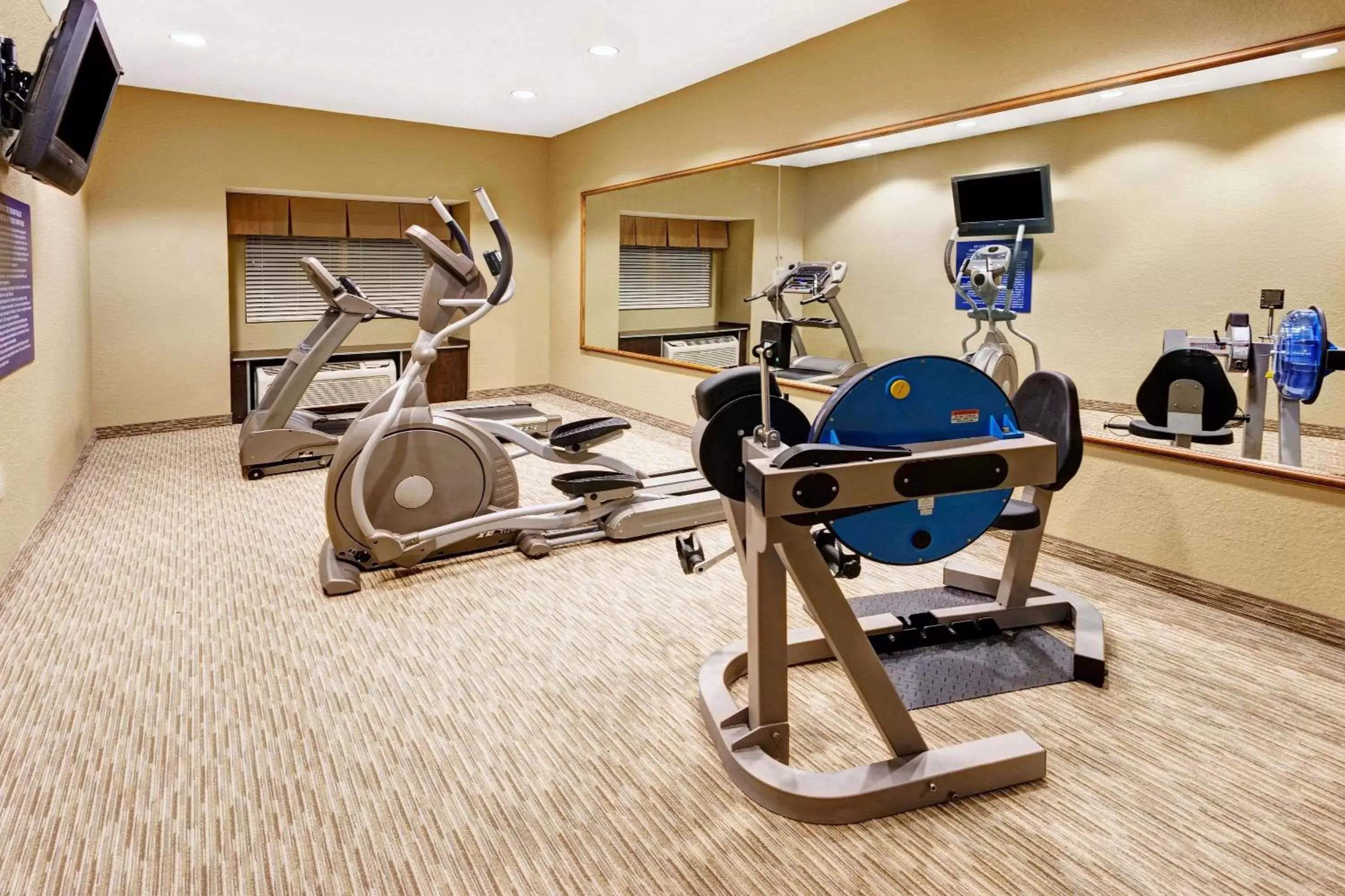 Fitness centre/facilities, Fitness Center/Facilities in Microtel Inn & Suites by Wyndham Woodstock/Atlanta North