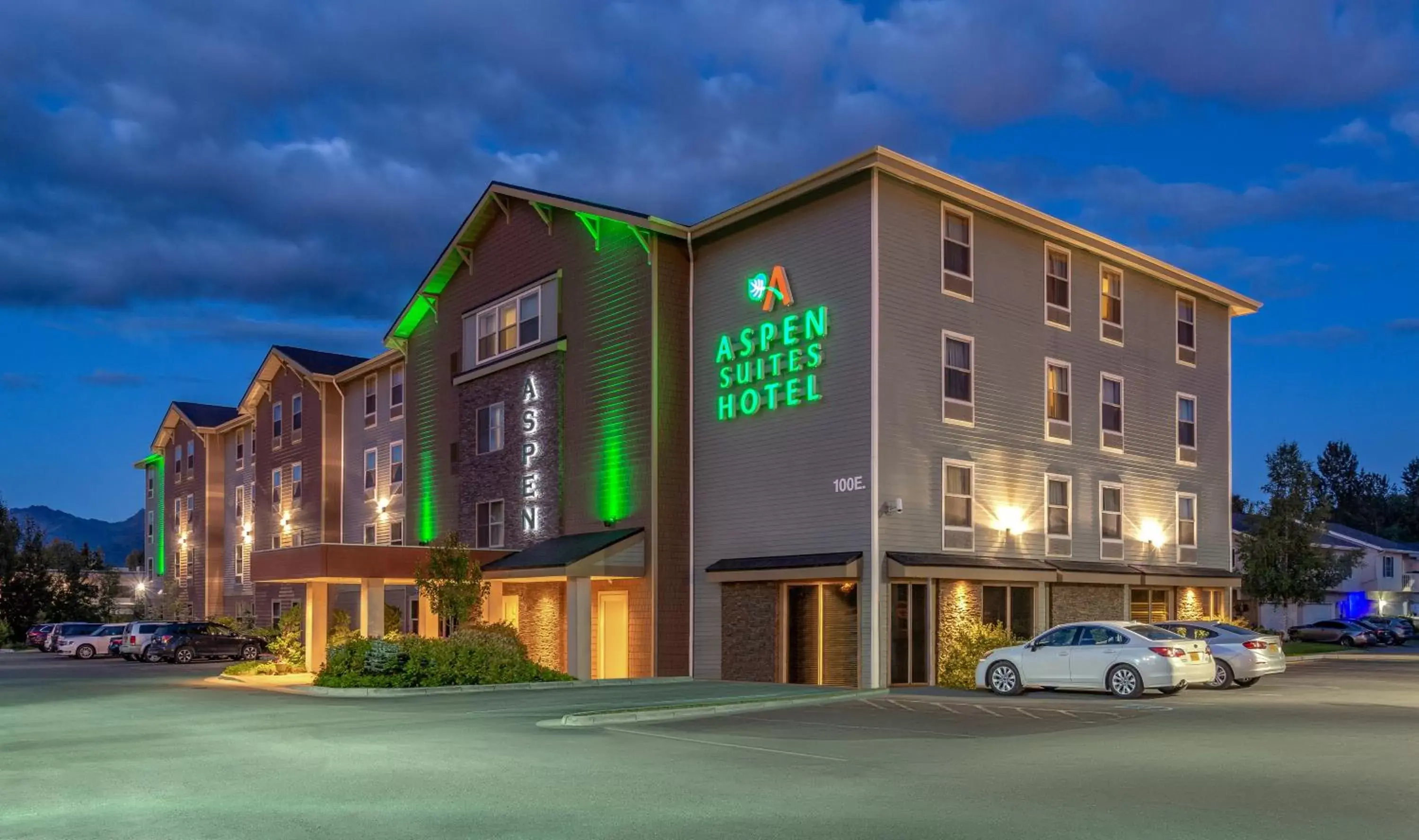 Facade/entrance, Property Building in Aspen Suites Hotel Anchorage