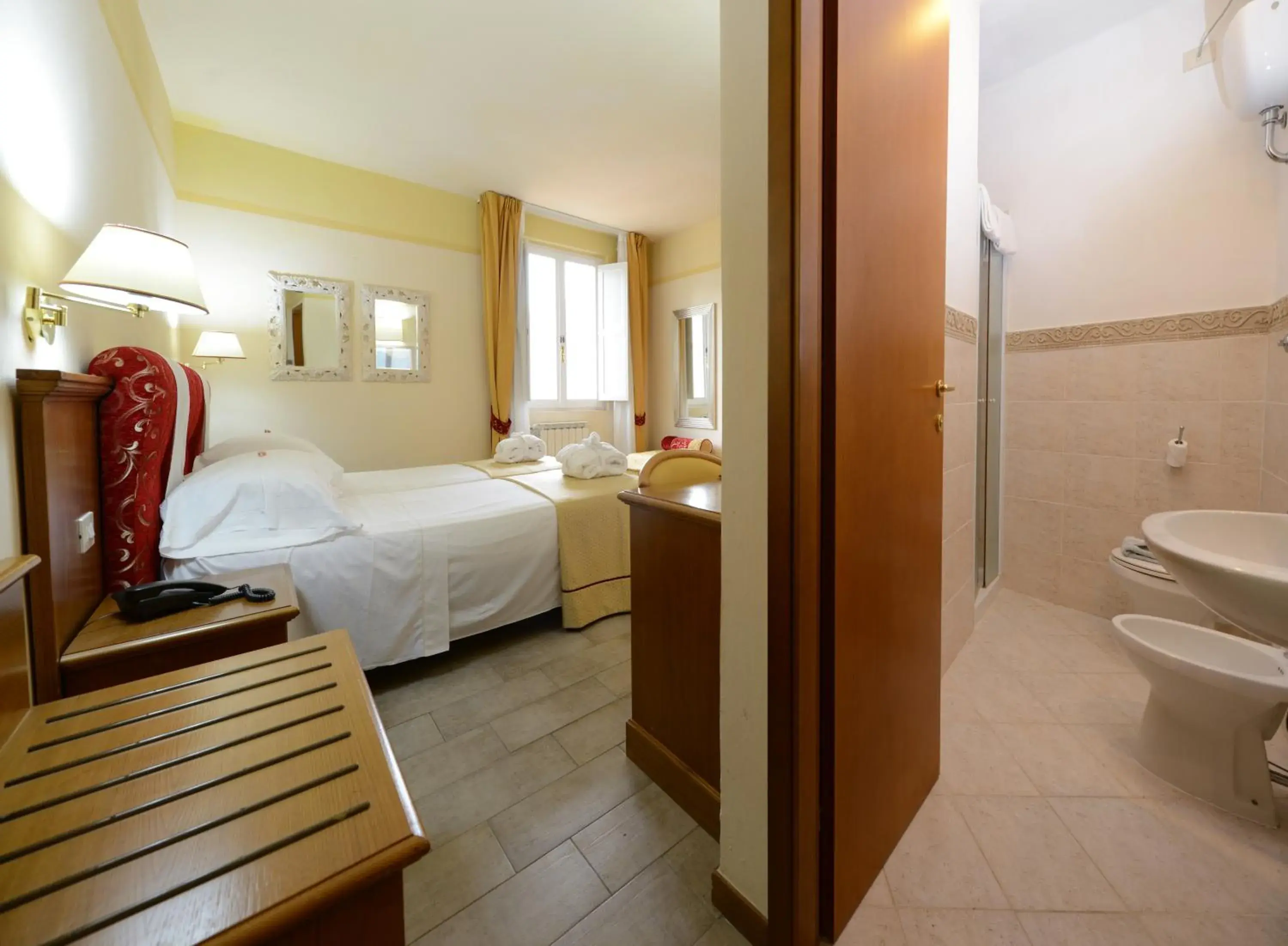 Bedroom, Bathroom in Hotel & Terme Bagni di Lucca