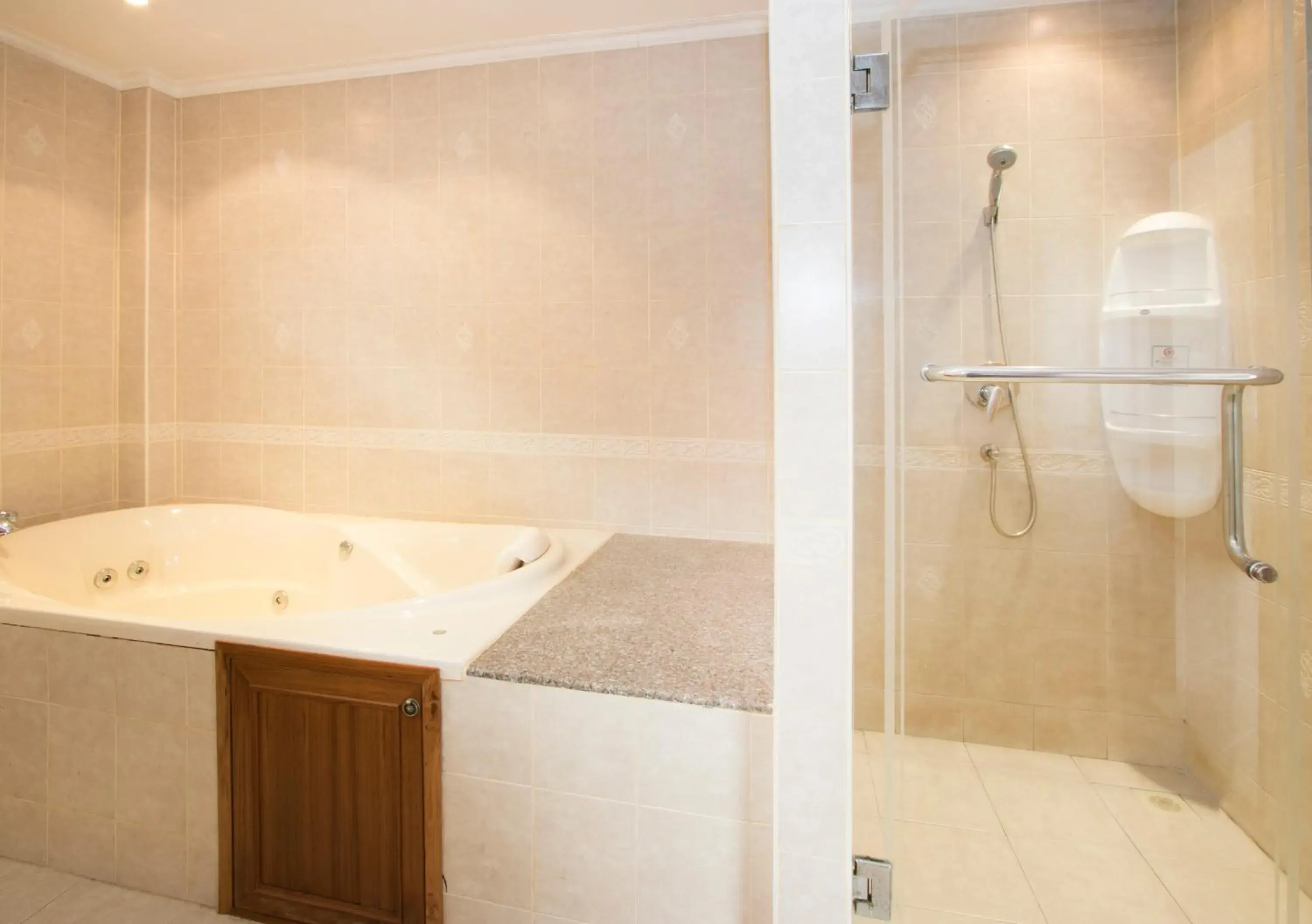 Bathroom in Avoca Pool Villas