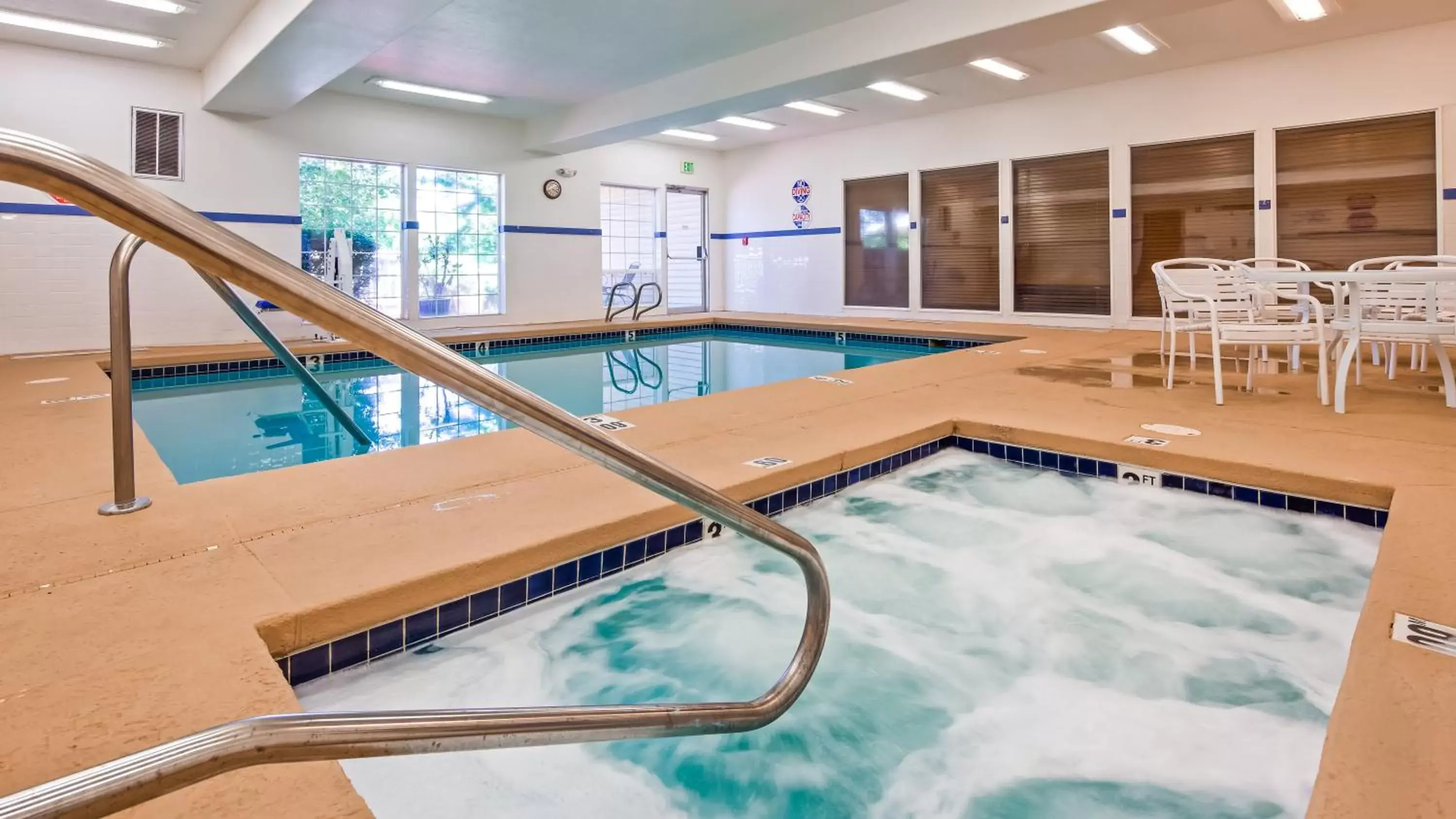 Swimming Pool in Best Western Plus Prairie Inn