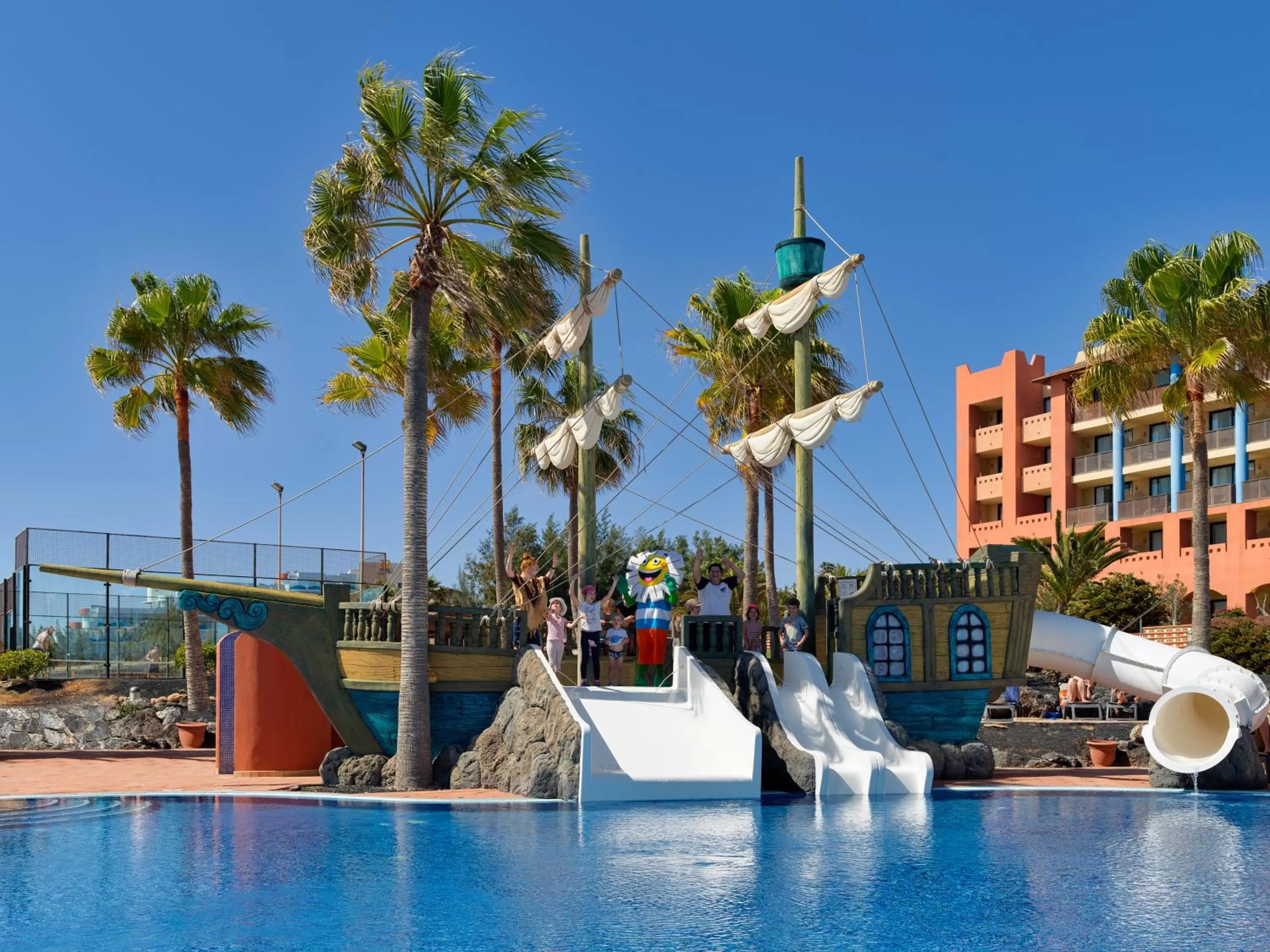 Swimming pool in H10 Tindaya