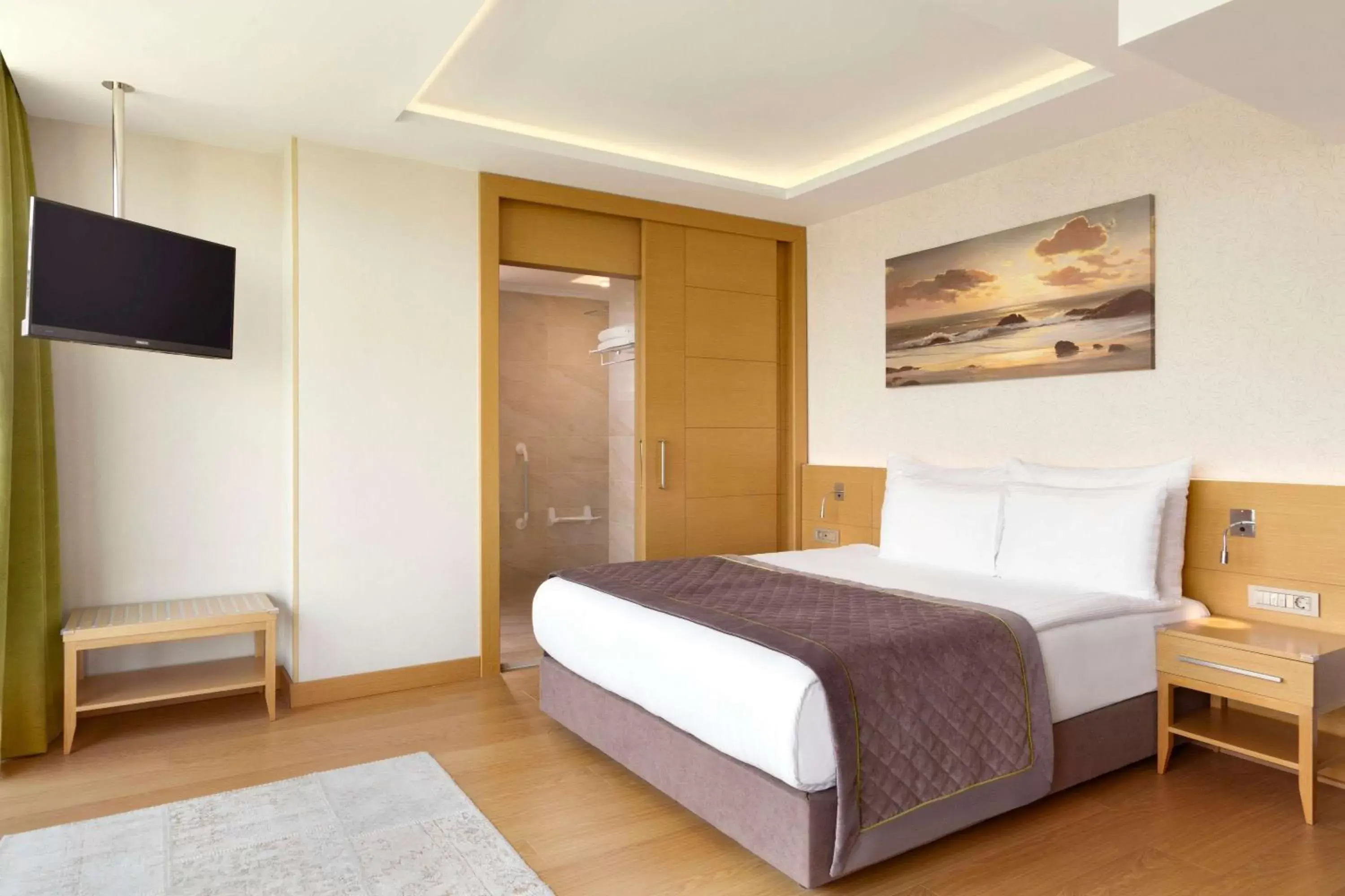 Photo of the whole room, Bed in Ramada By Wyndham Bursa Cekirge Thermal & Spa