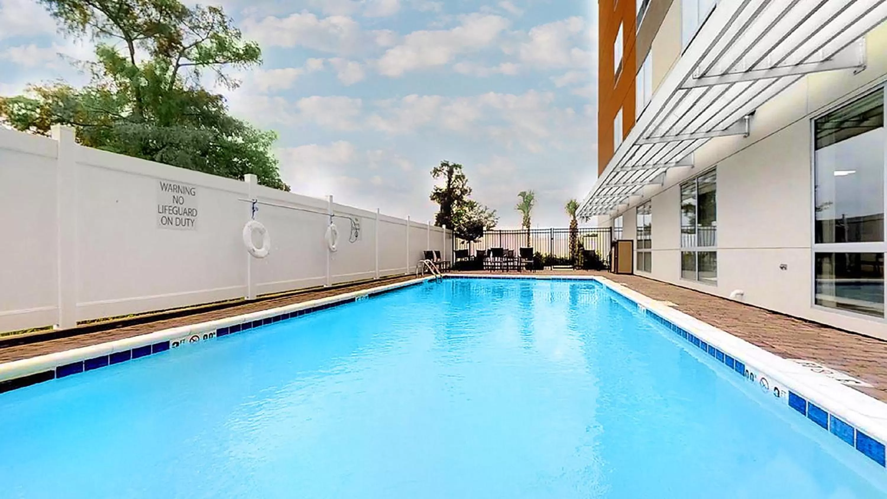 Swimming pool in Holiday Inn Express & Suites - Chalmette - New Orleans S by IHG
