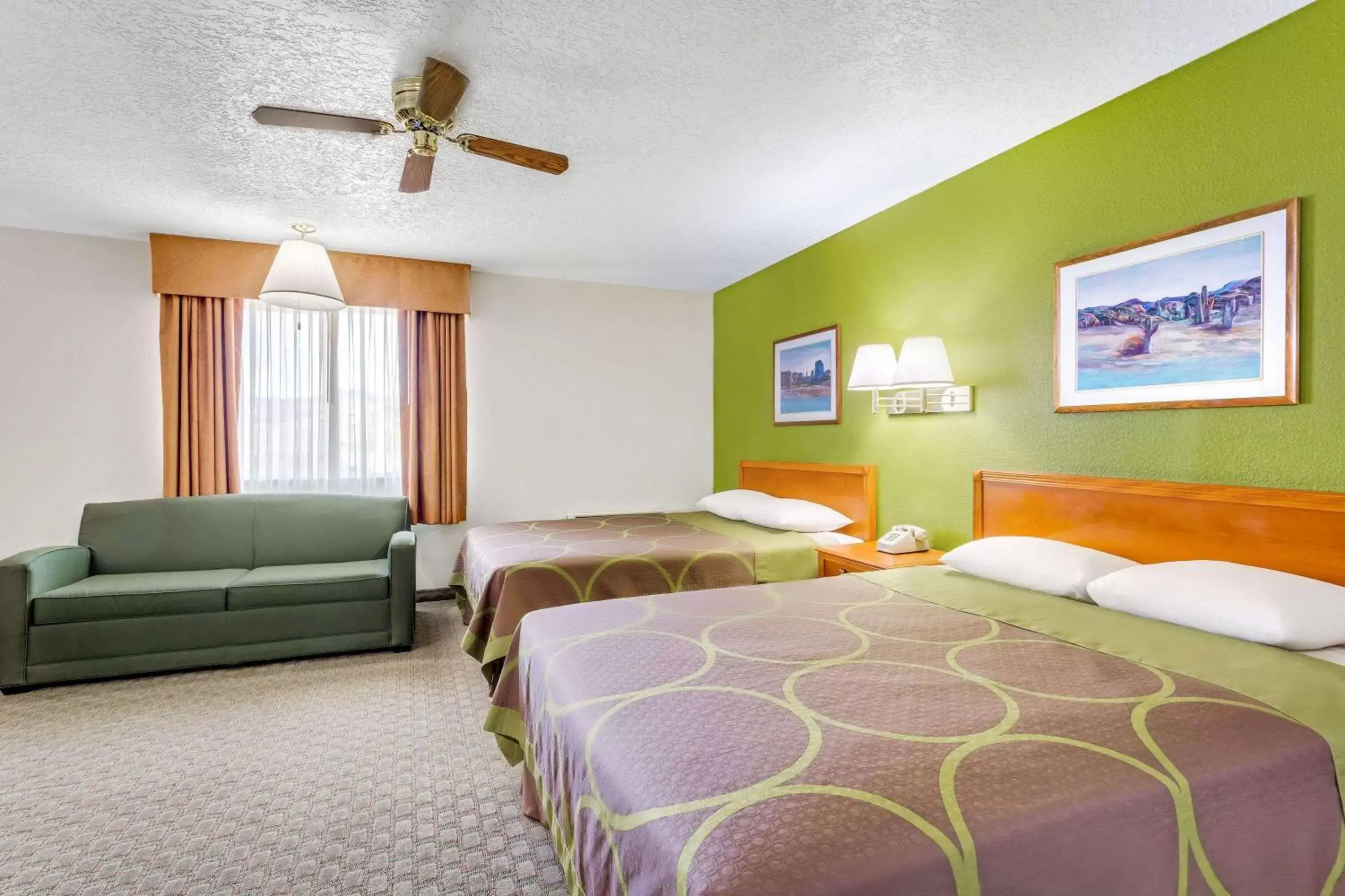 Photo of the whole room, Bed in Super 8 by Wyndham Price