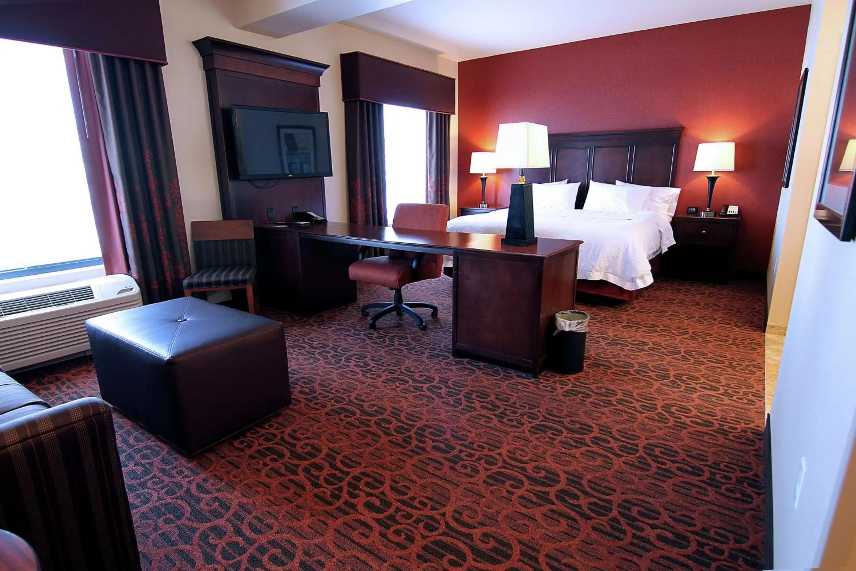Bedroom in Hampton Inn & Suites Grand Forks