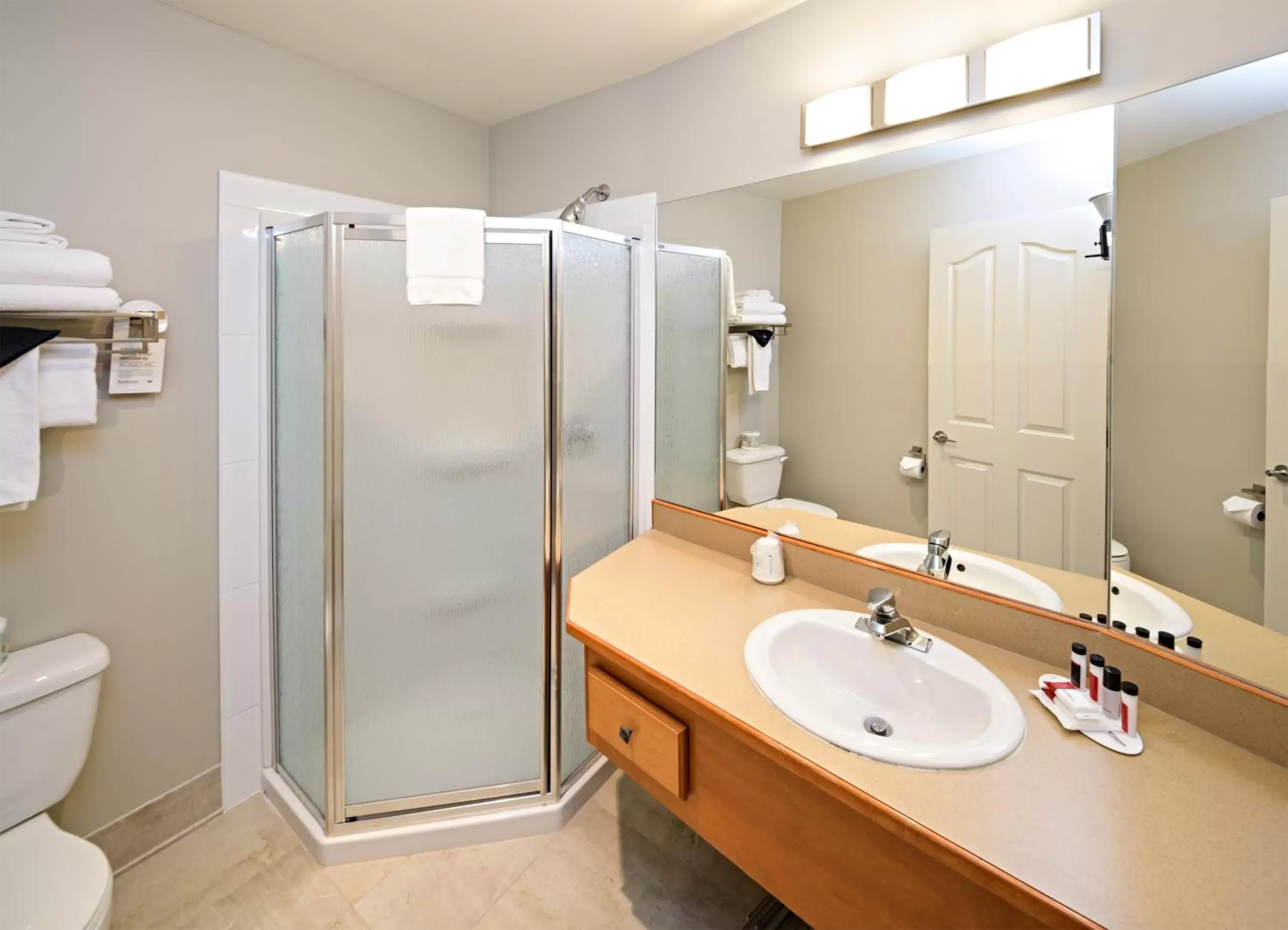 Bathroom in Ramada by Wyndham Penticton Hotel & Suites
