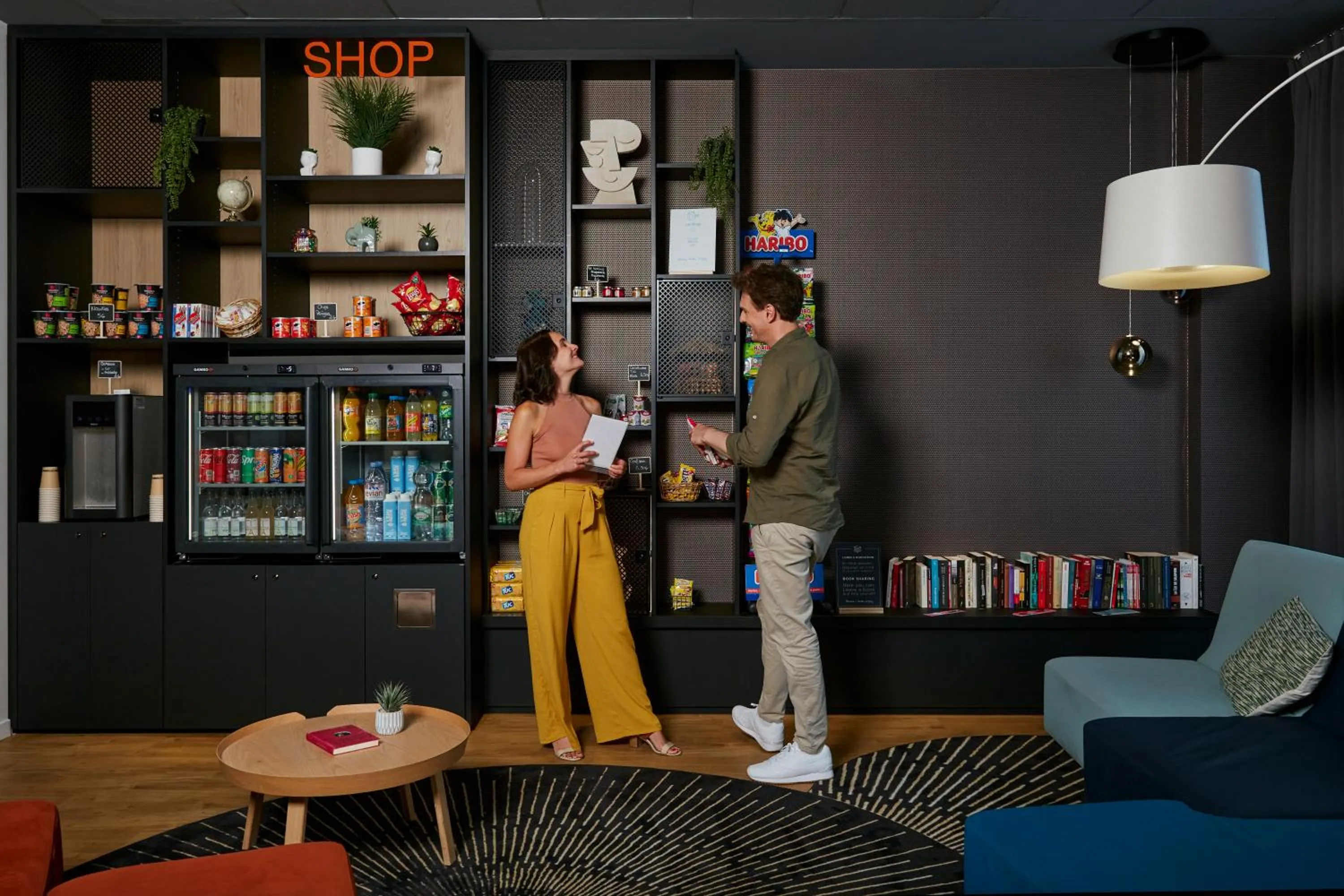 Supermarket/grocery shop in Aparthotel Adagio Access La Défense Puteaux