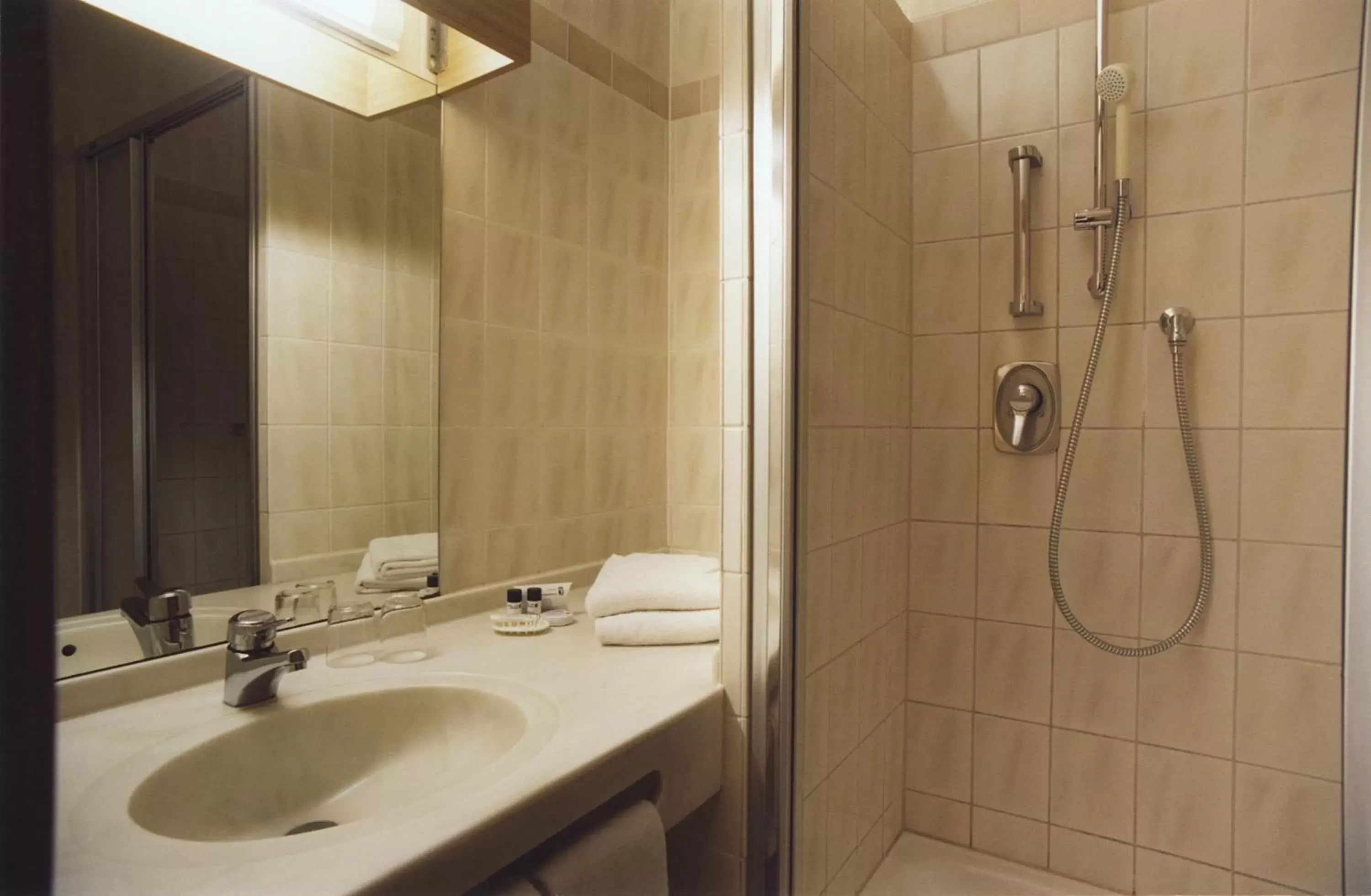 Shower, Bathroom in Hotel Jedermann