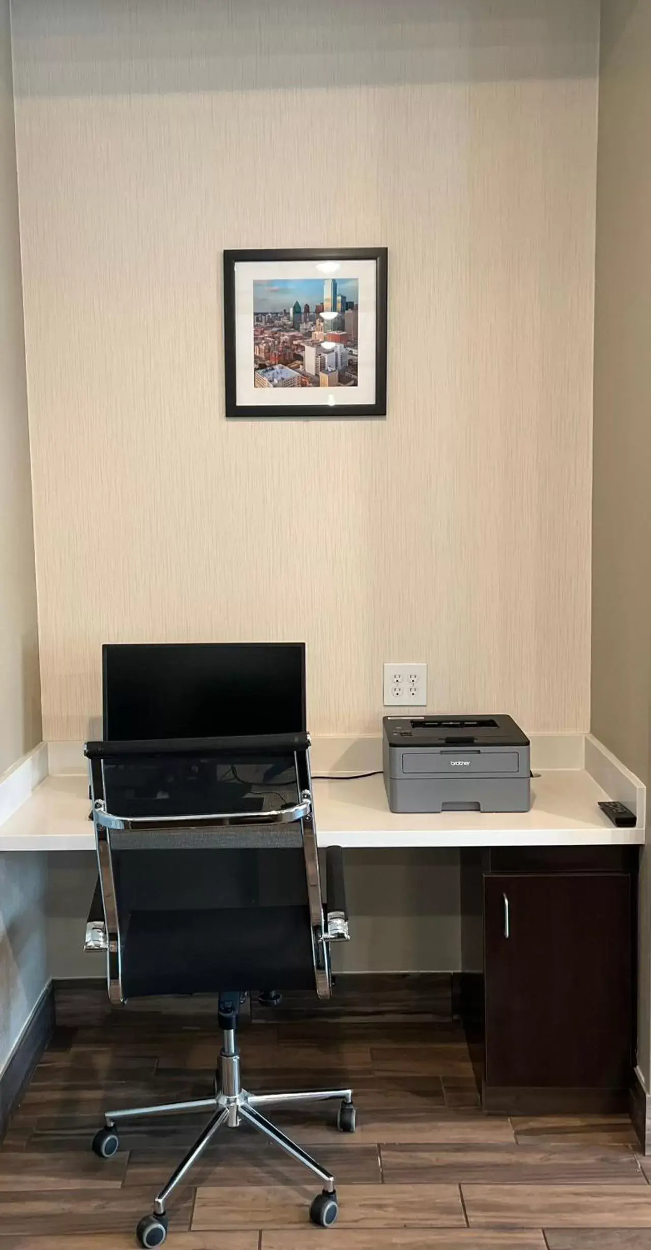 Business facilities, TV/Entertainment Center in MainStay Suites Dallas Northwest - Irving