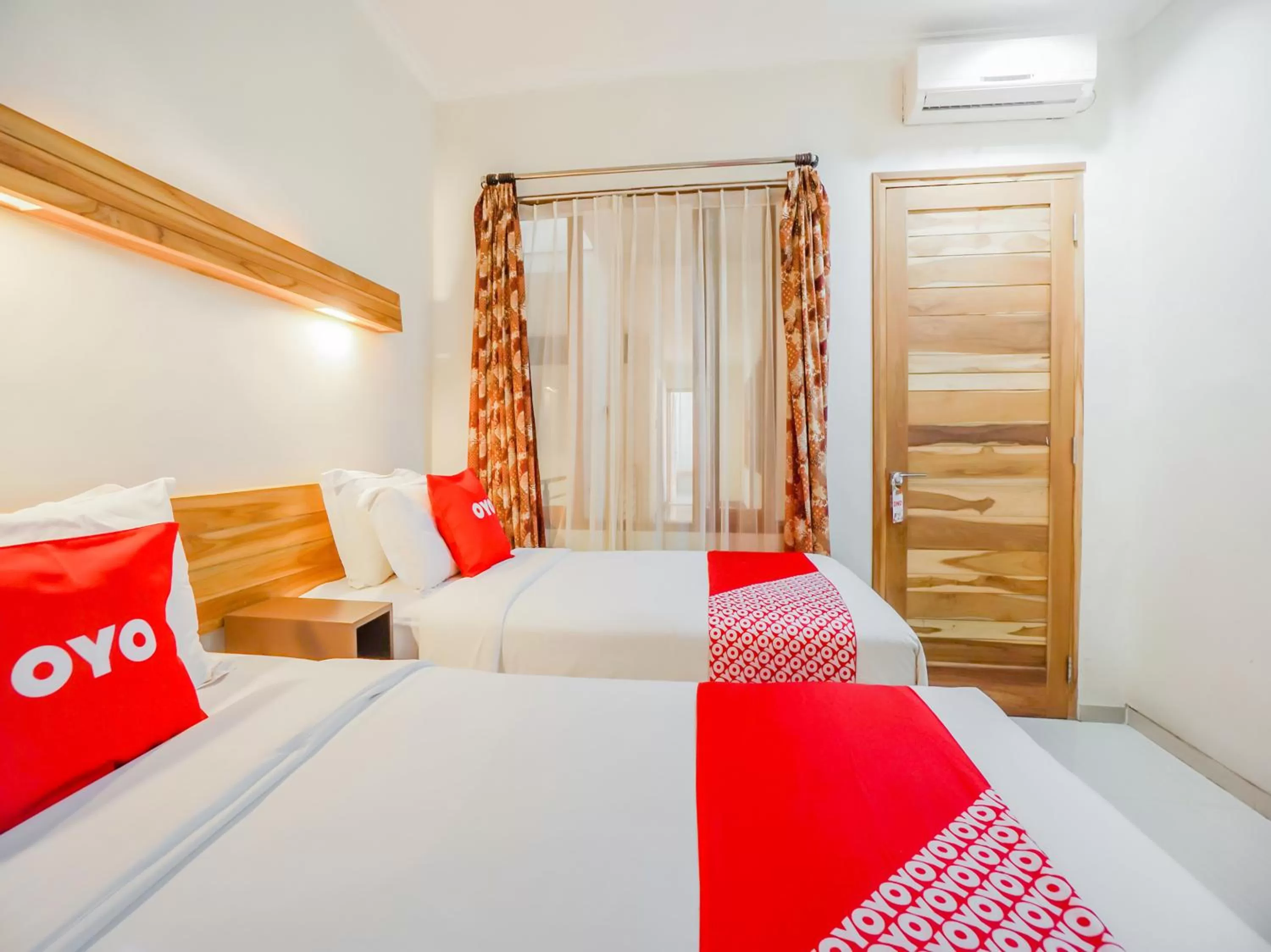 Bedroom in SUPER OYO 90319 Angler Guest House Malang