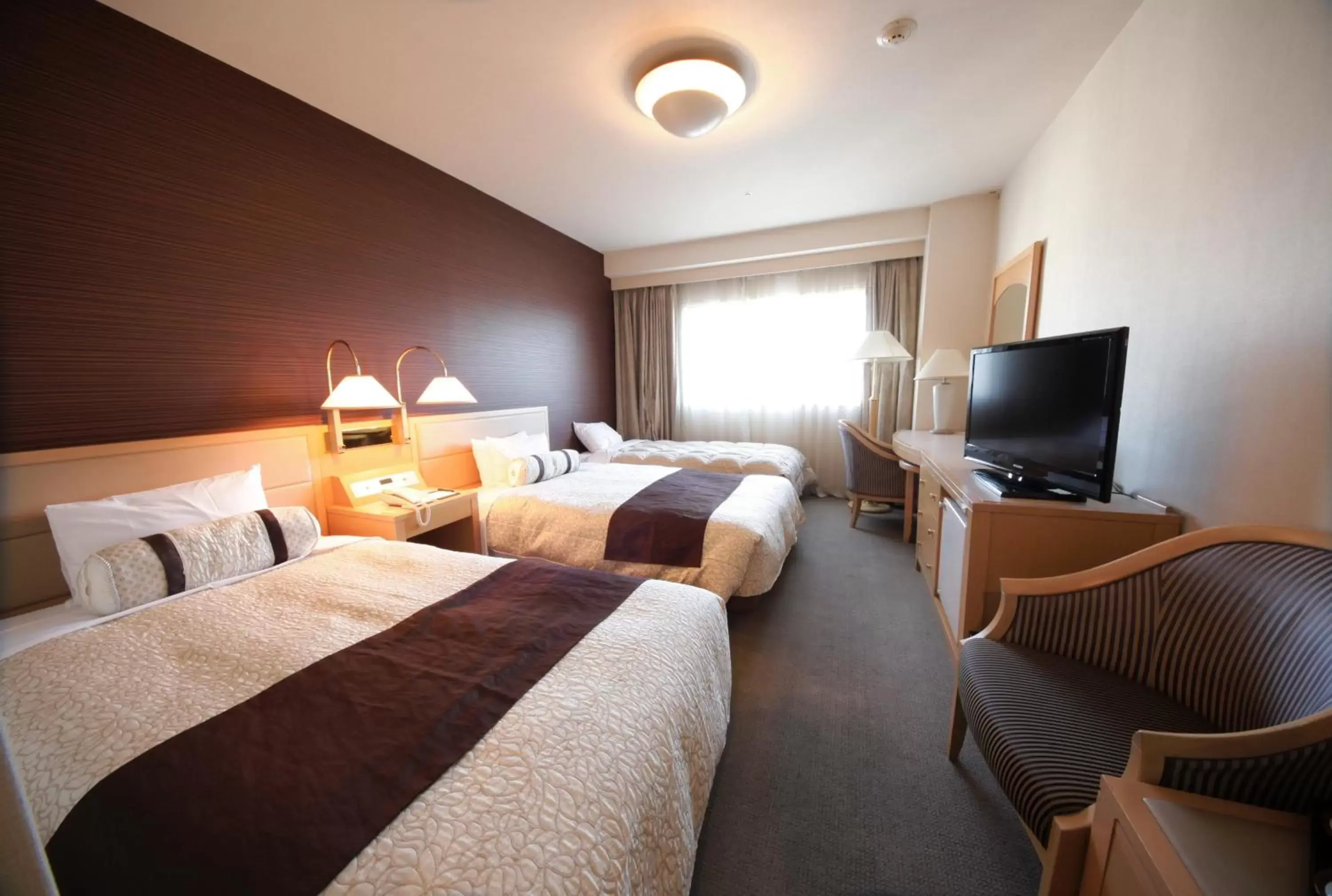 Photo of the whole room, Bed in Numazu River Side Hotel