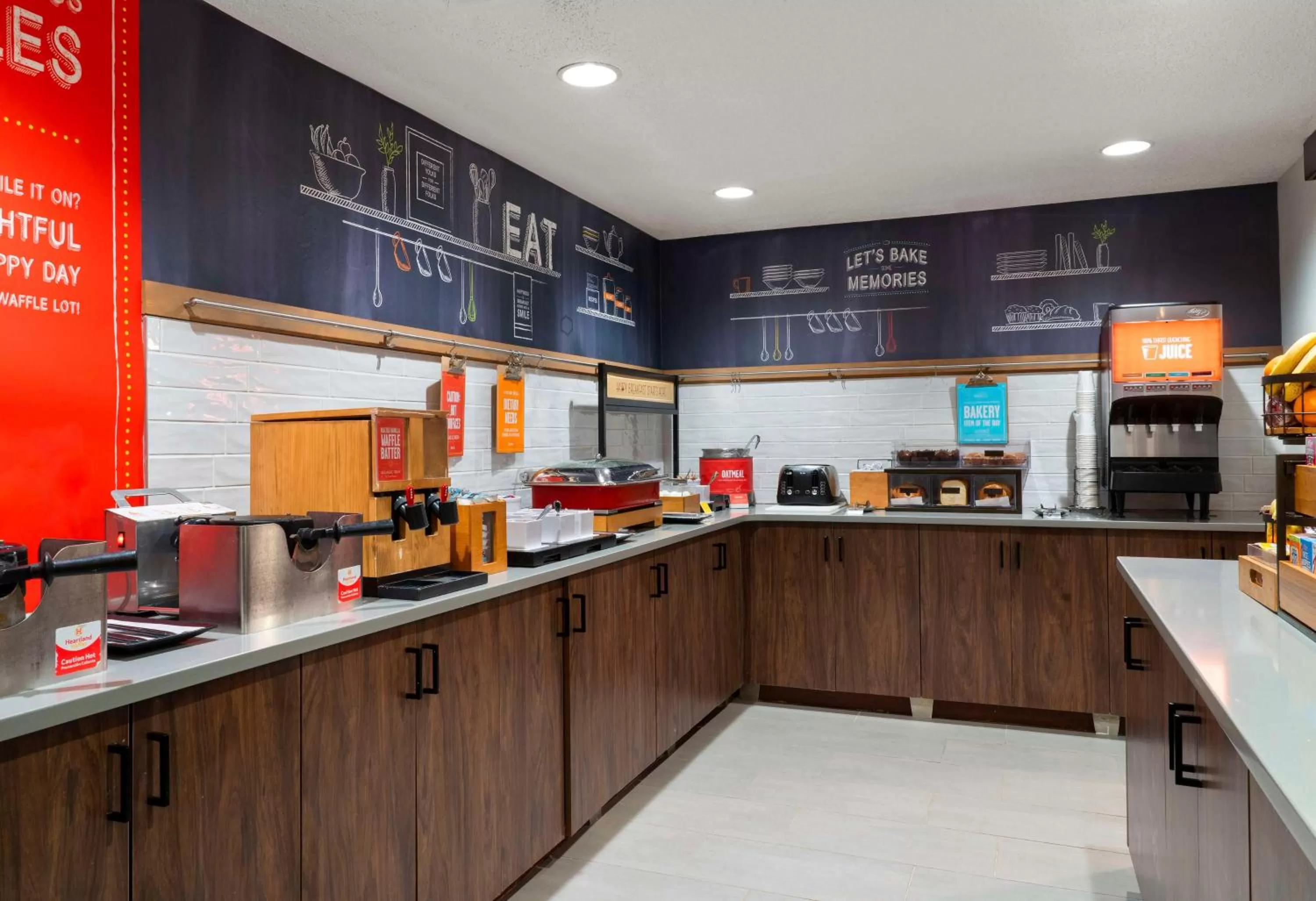 Breakfast in Hampton Inn & Suites Newport News-Airport - Oyster Point Area