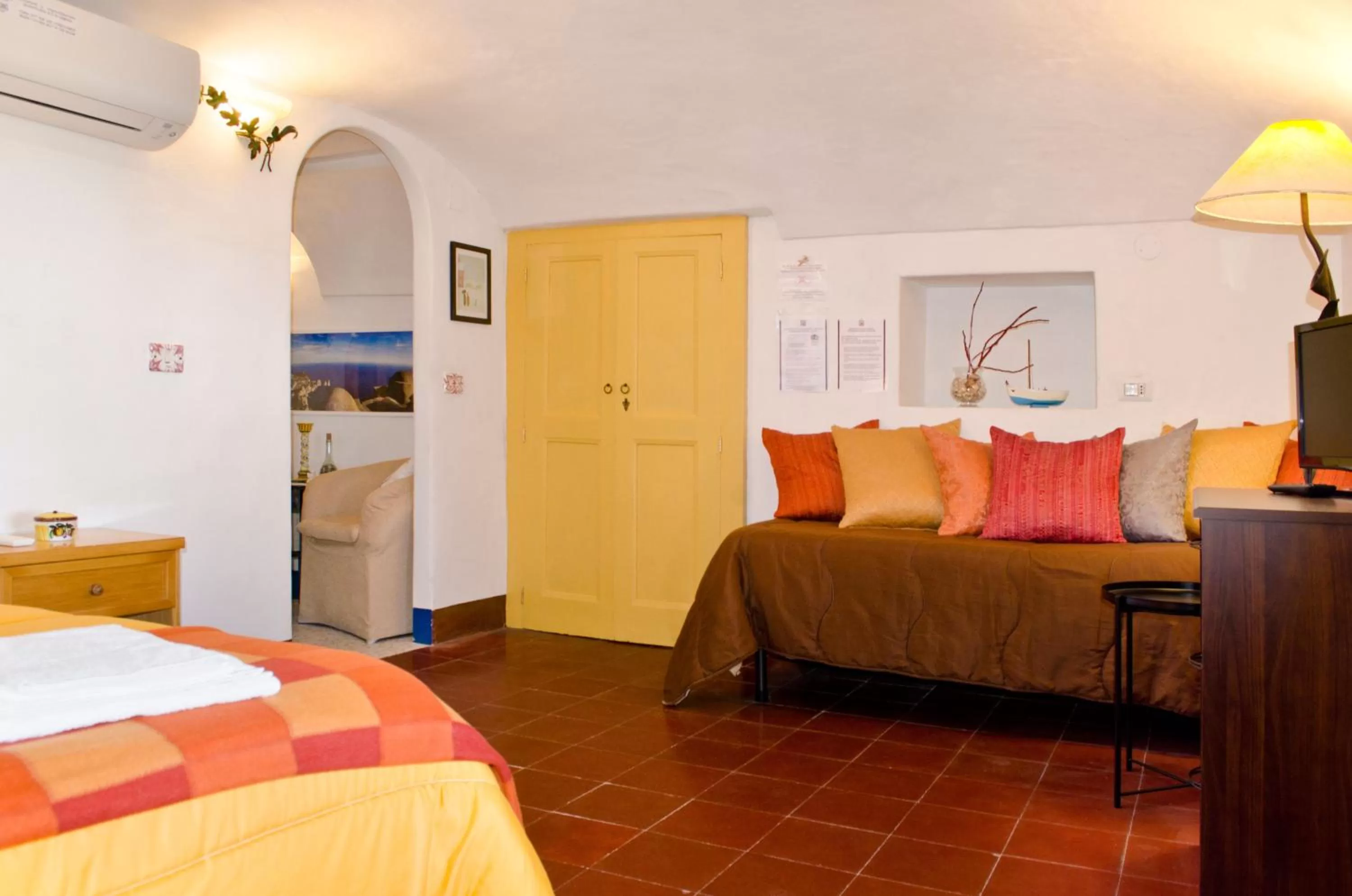 Photo of the whole room, Bed in Antico Monastero Di Anacapri