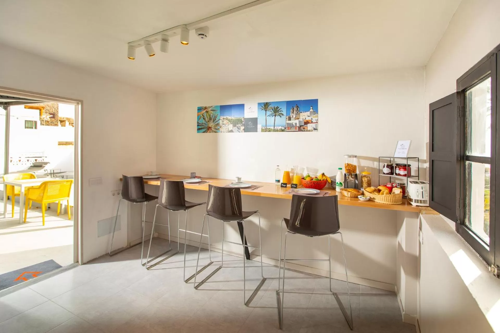 Restaurant/places to eat in Villa Nestor