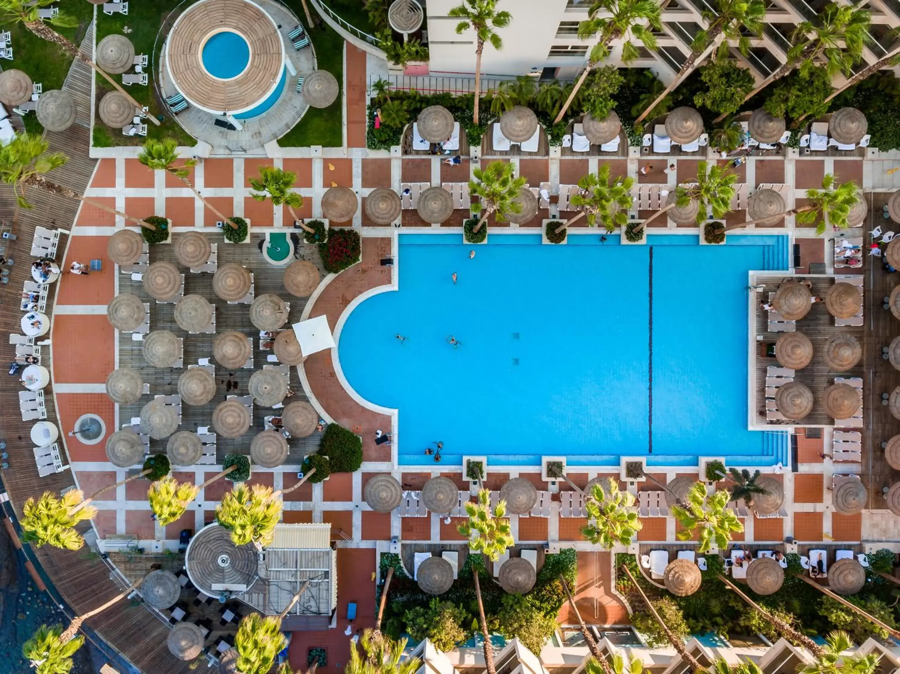 Bird's eye view, Pool View in Aria