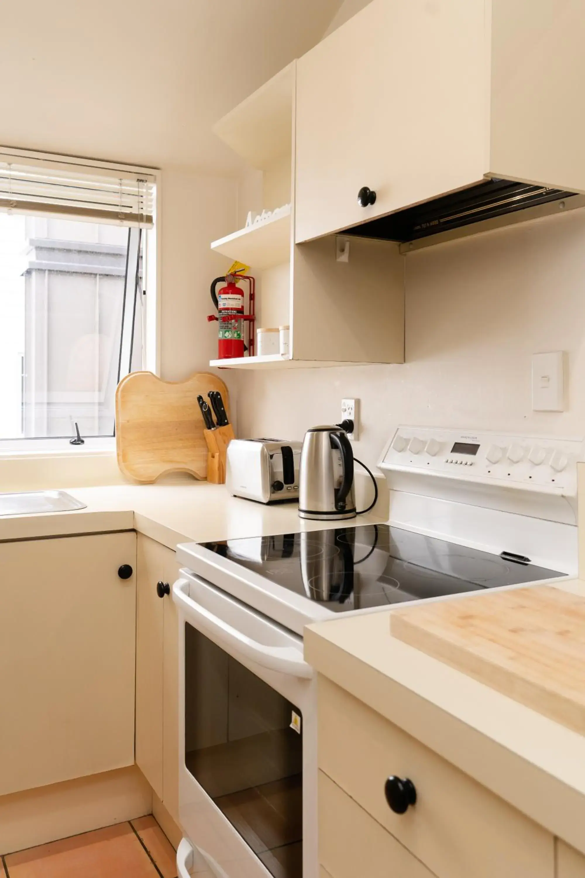 Kitchen/Kitchenette in Haka Lodge Queenstown