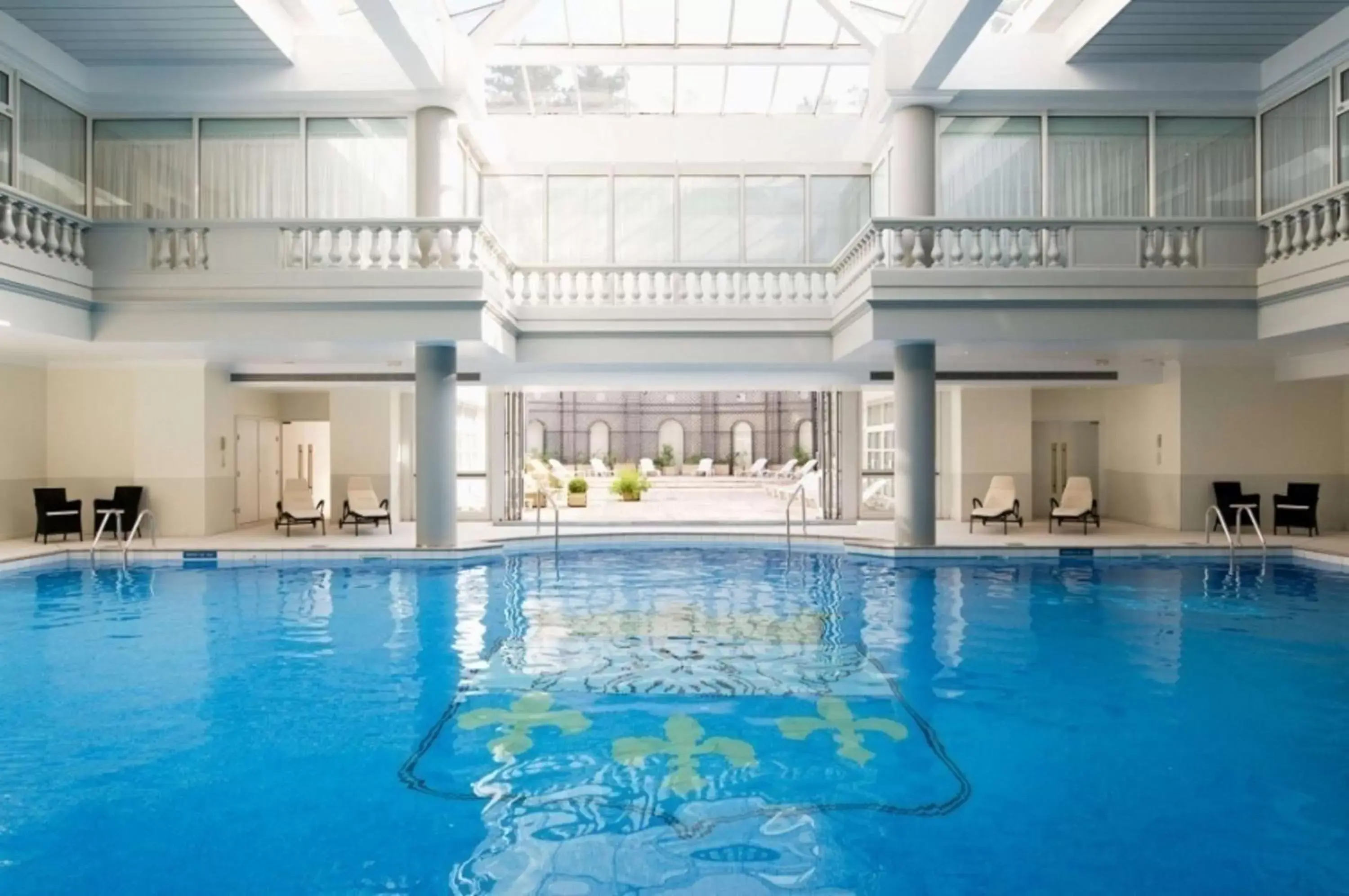 Swimming Pool in Waldorf Astoria Versailles - Trianon Palace